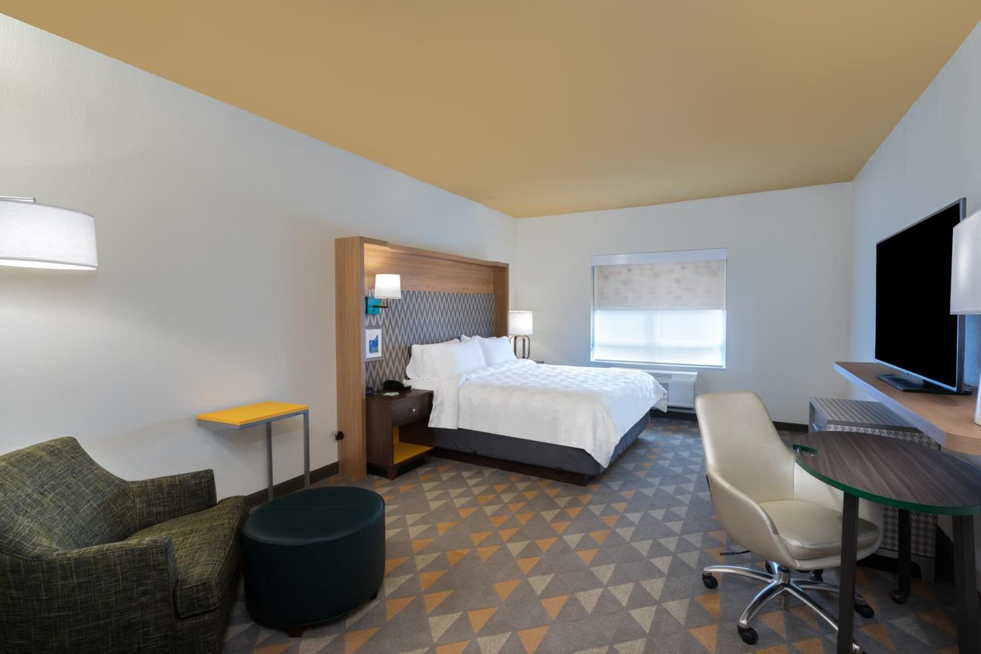 Holiday Inn & Suites Memphis Southeast-Germantown by IHG interior in Memphis, TN — gallery photo 2