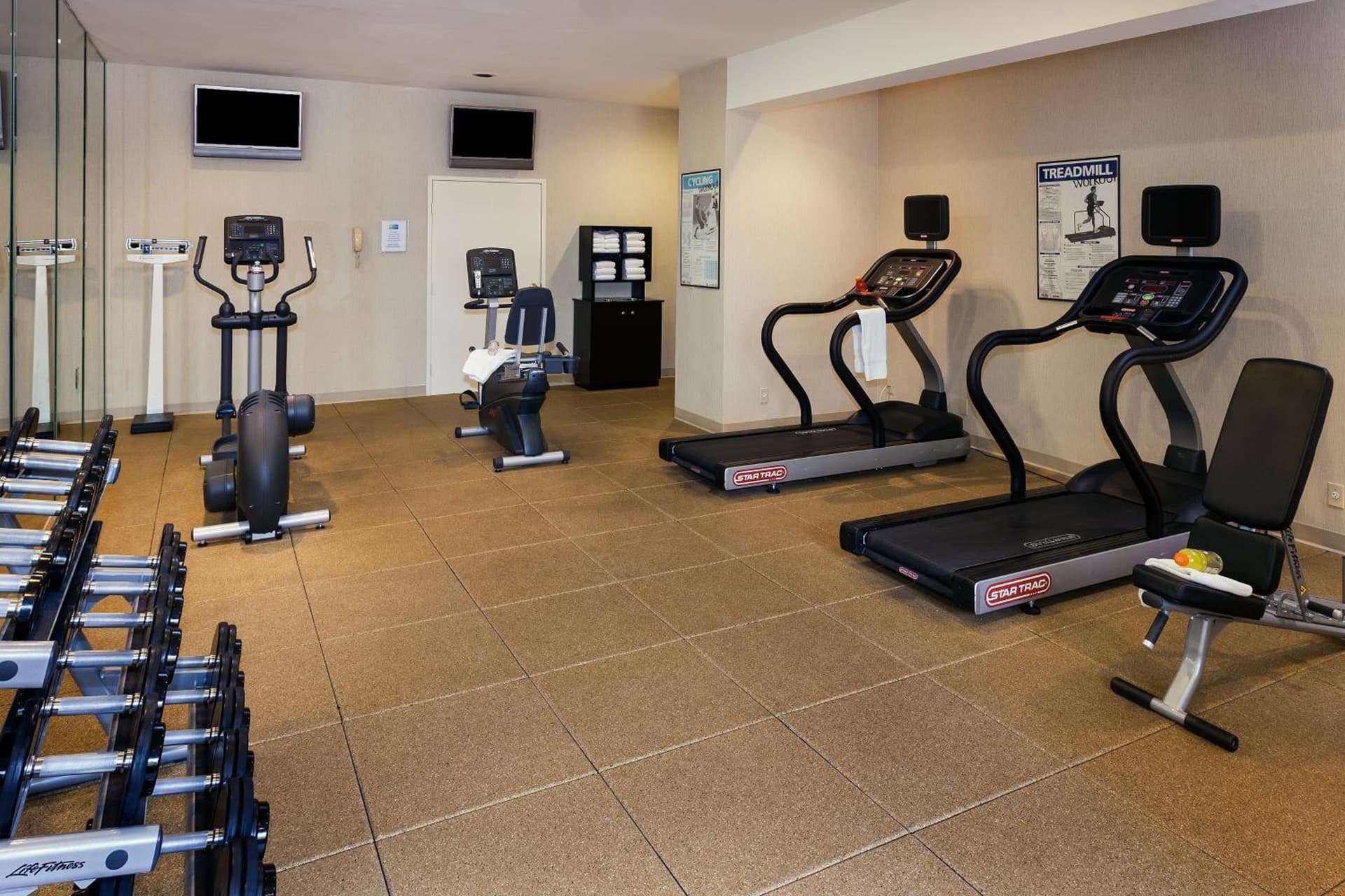 Holiday Inn Express Simi Valley by IHG gallery photo in Simi Valley, CA — image 48