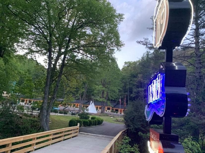 Route 19 Inn interior in Maggie Valley, NC — gallery photo 2