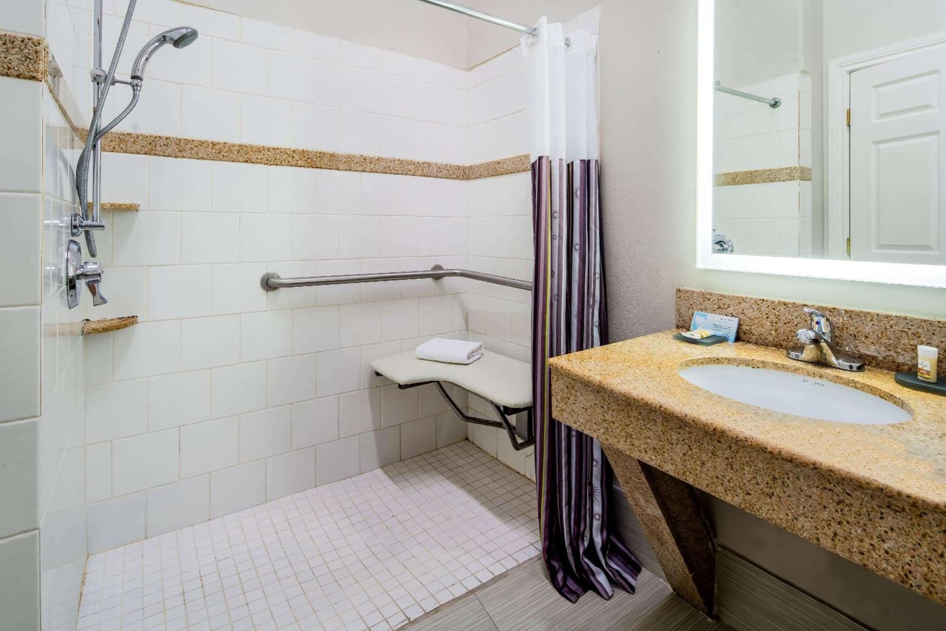 La Quinta by Wyndham Alamo-McAllen East gallery photo in Alamo, TX — image 21