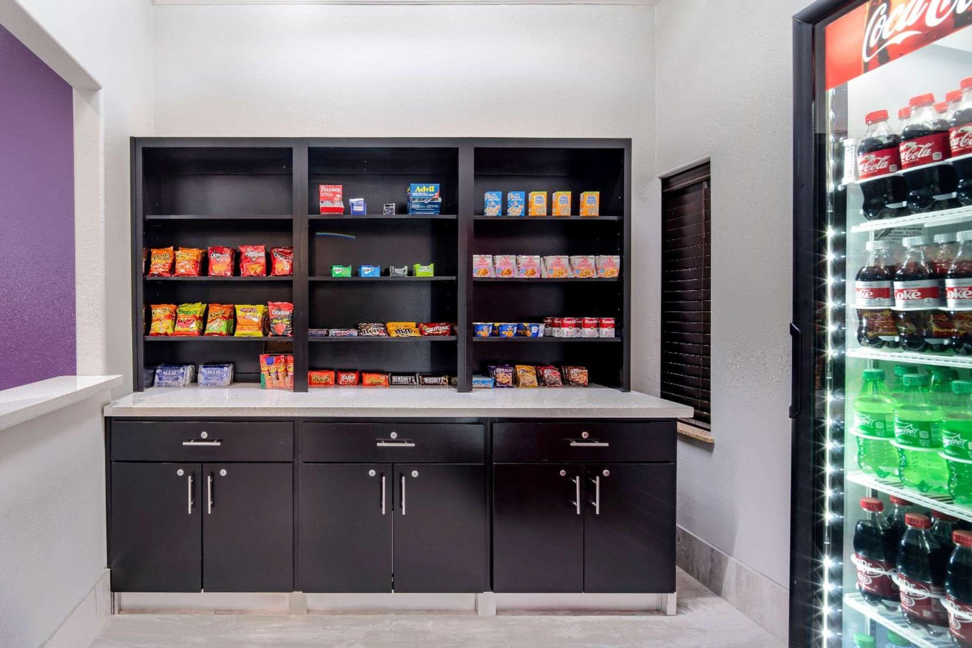 La Quinta by Wyndham Alamo-McAllen East gallery photo in Alamo, TX — image 39