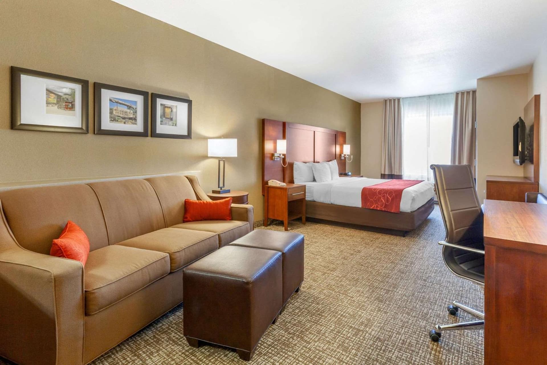 Comfort Suites Glendale - State Farm Stadium Area gallery photo in Glendale, AZ — image 11