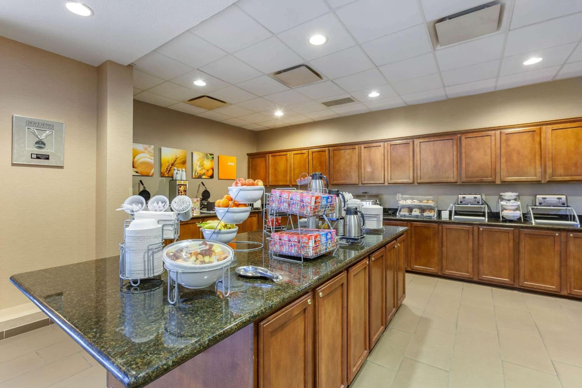 Comfort Suites Glendale - State Farm Stadium Area gallery photo in Glendale, AZ — image 5