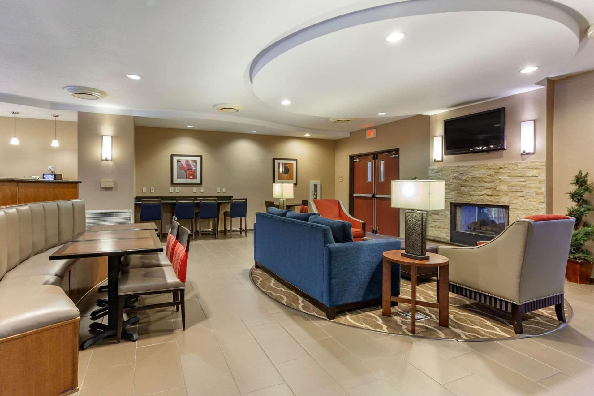 Comfort Suites Glendale - State Farm Stadium Area gallery photo in Glendale, AZ — image 17