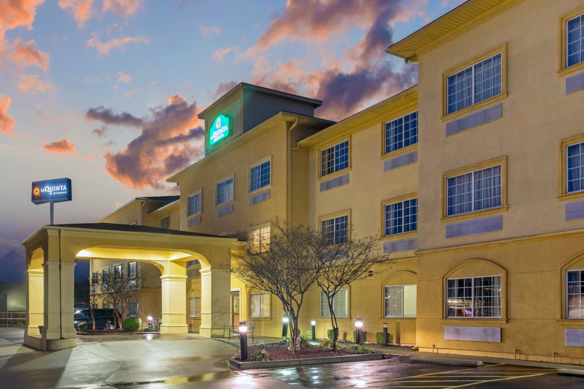 La Quinta by Wyndham Fort Smith gallery photo in Massard, AR — image 41
