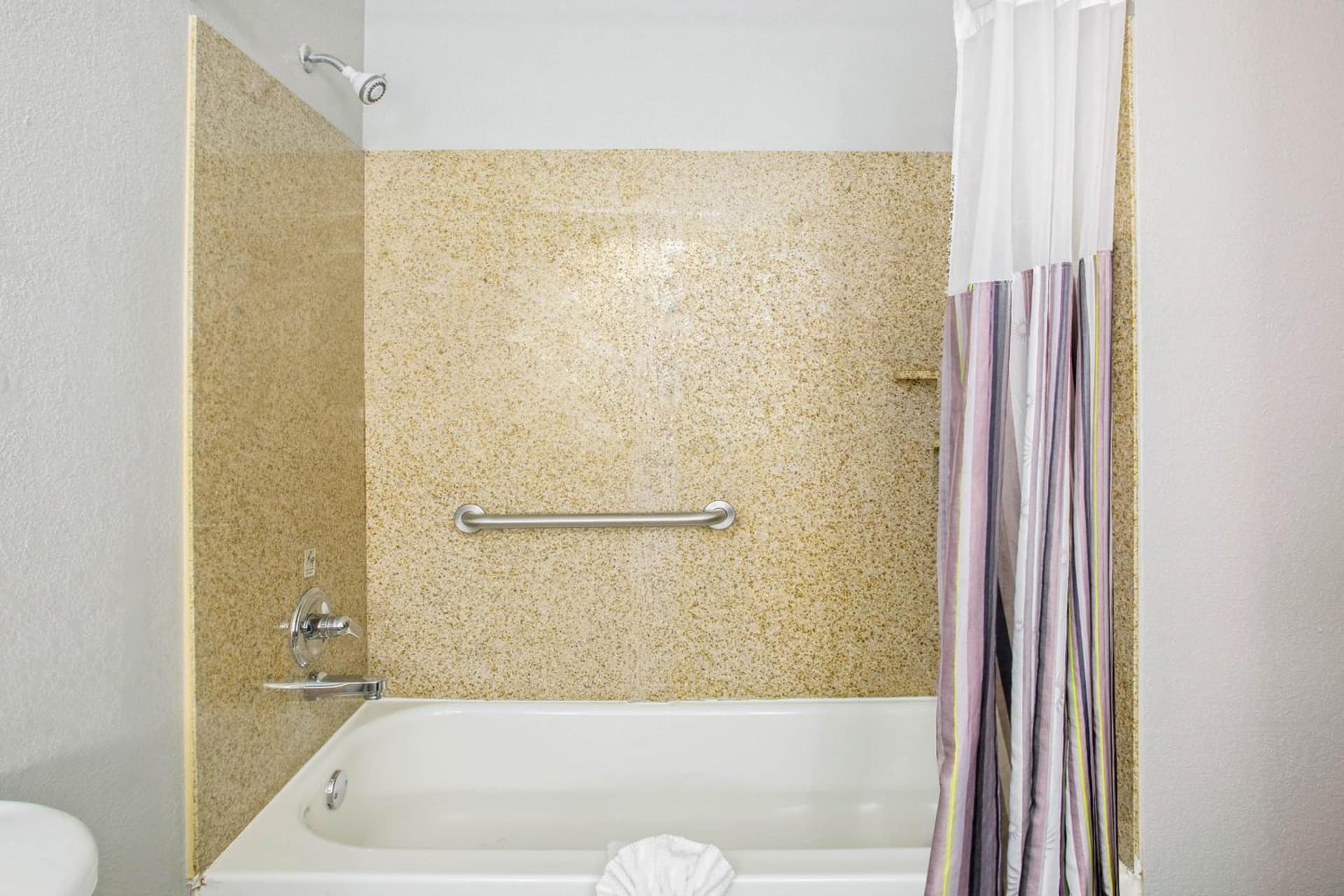 La Quinta by Wyndham Fort Smith gallery photo in Massard, AR — image 29