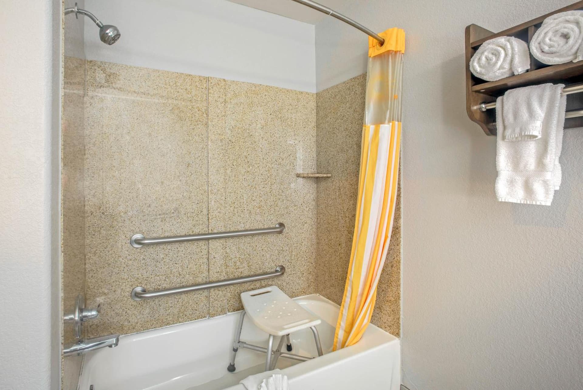 La Quinta by Wyndham Fort Smith gallery photo in Massard, AR — image 27