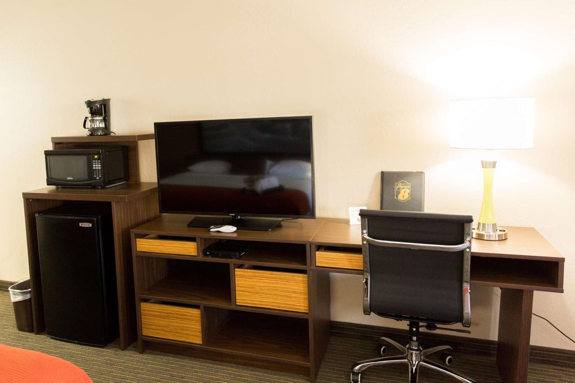 Super 8 by Wyndham Wickenburg AZ interior in Wickenburg, AZ — gallery photo 2