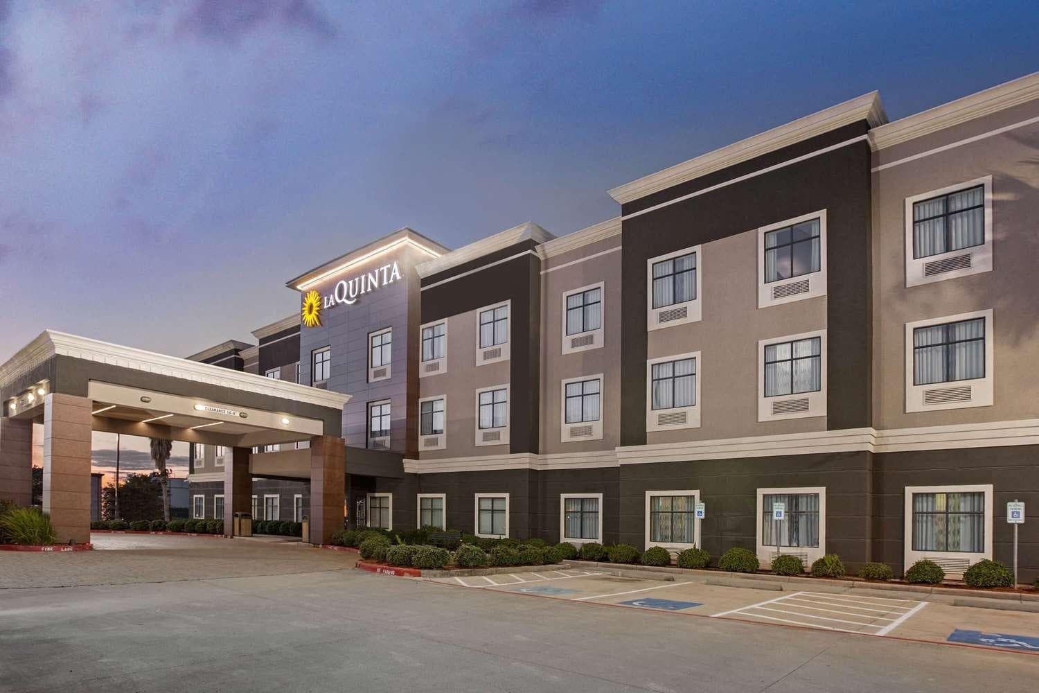 La Quinta Inn & Suites By Wyndham Houston Pasadena North gallery photo in Pasadena, TX — image 11