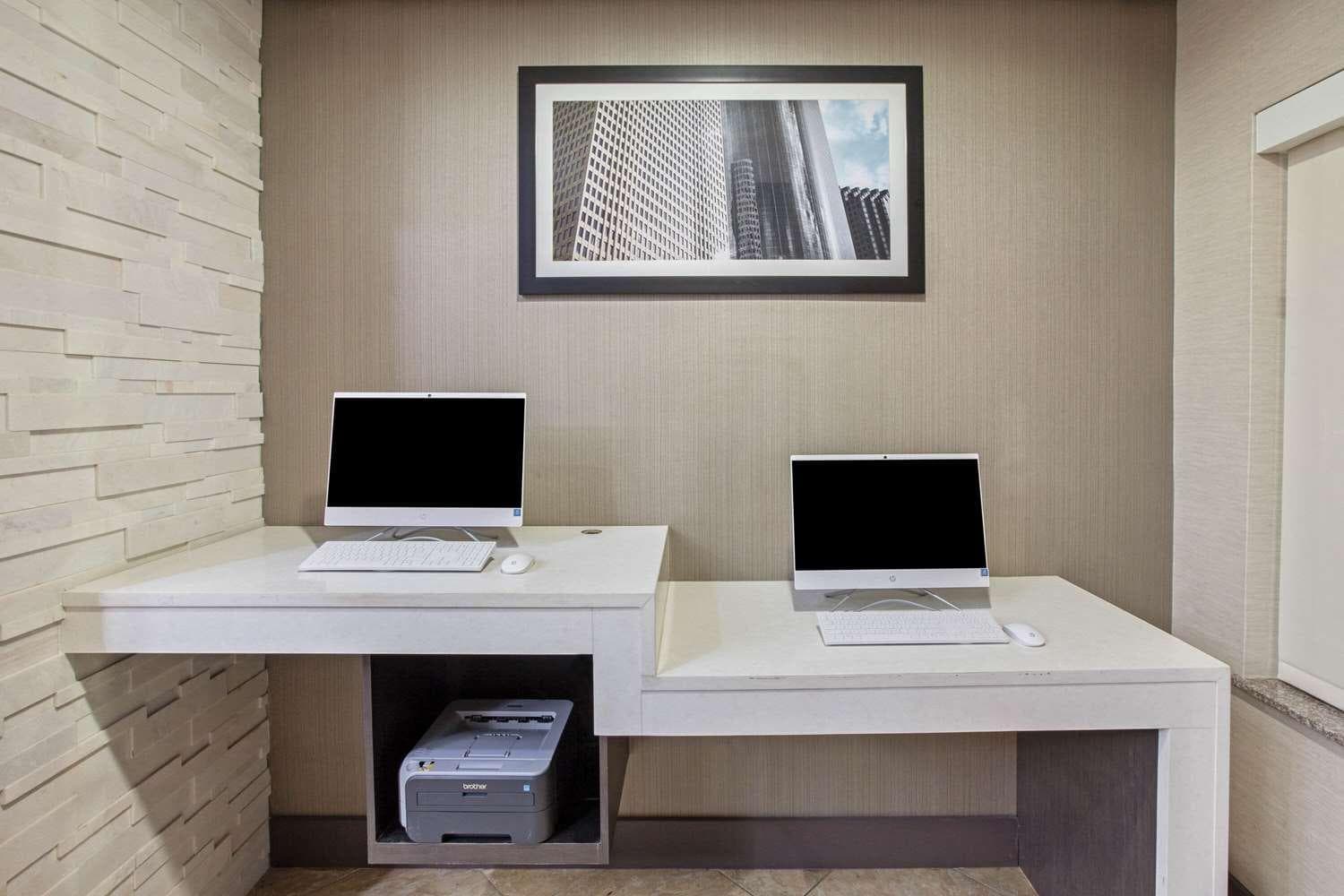 La Quinta Inn & Suites By Wyndham Houston Pasadena North gallery photo in Pasadena, TX — image 31