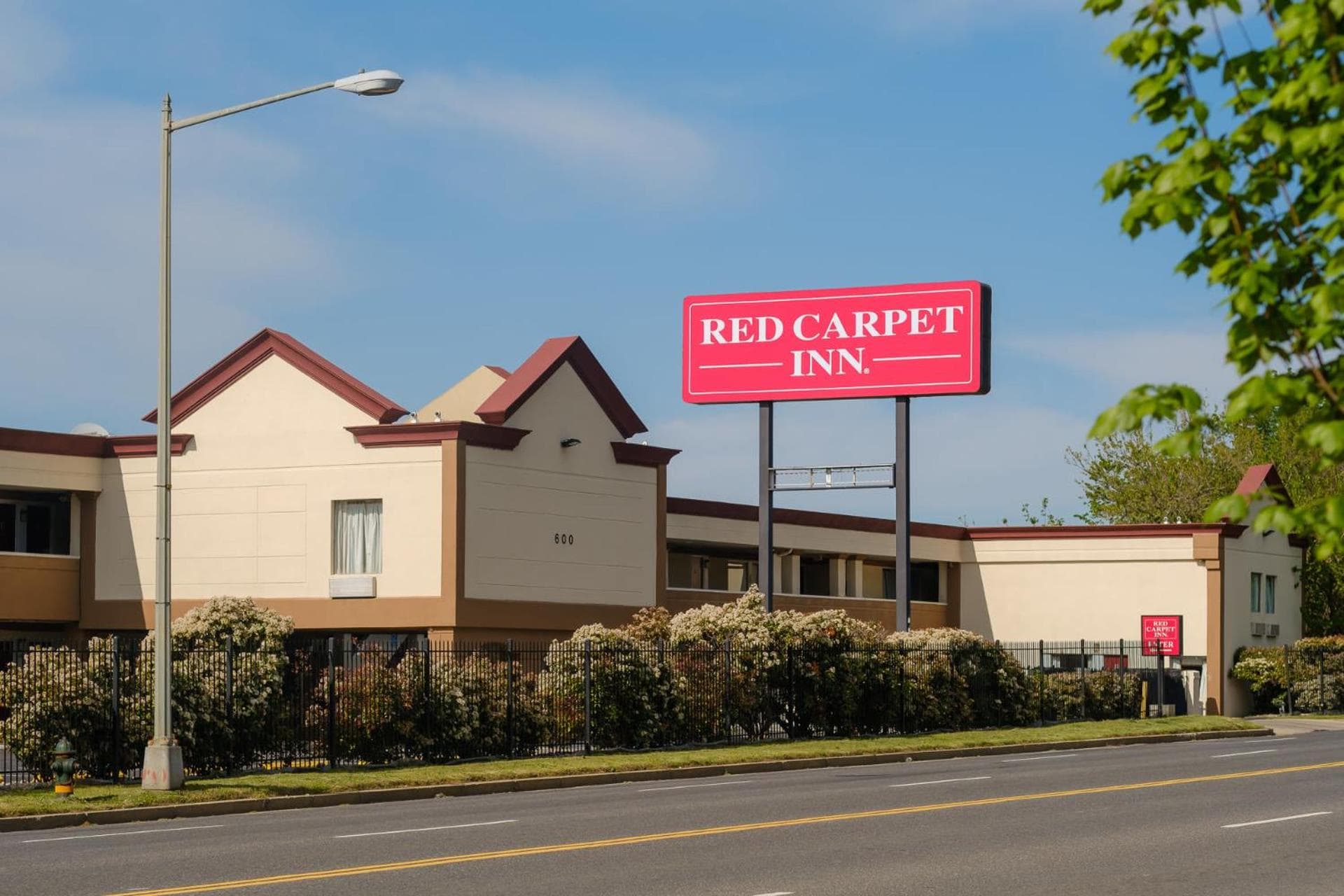 Red Roof Inn Washington, DC featured exterior or lobby in Washington, DC — similar hotel
