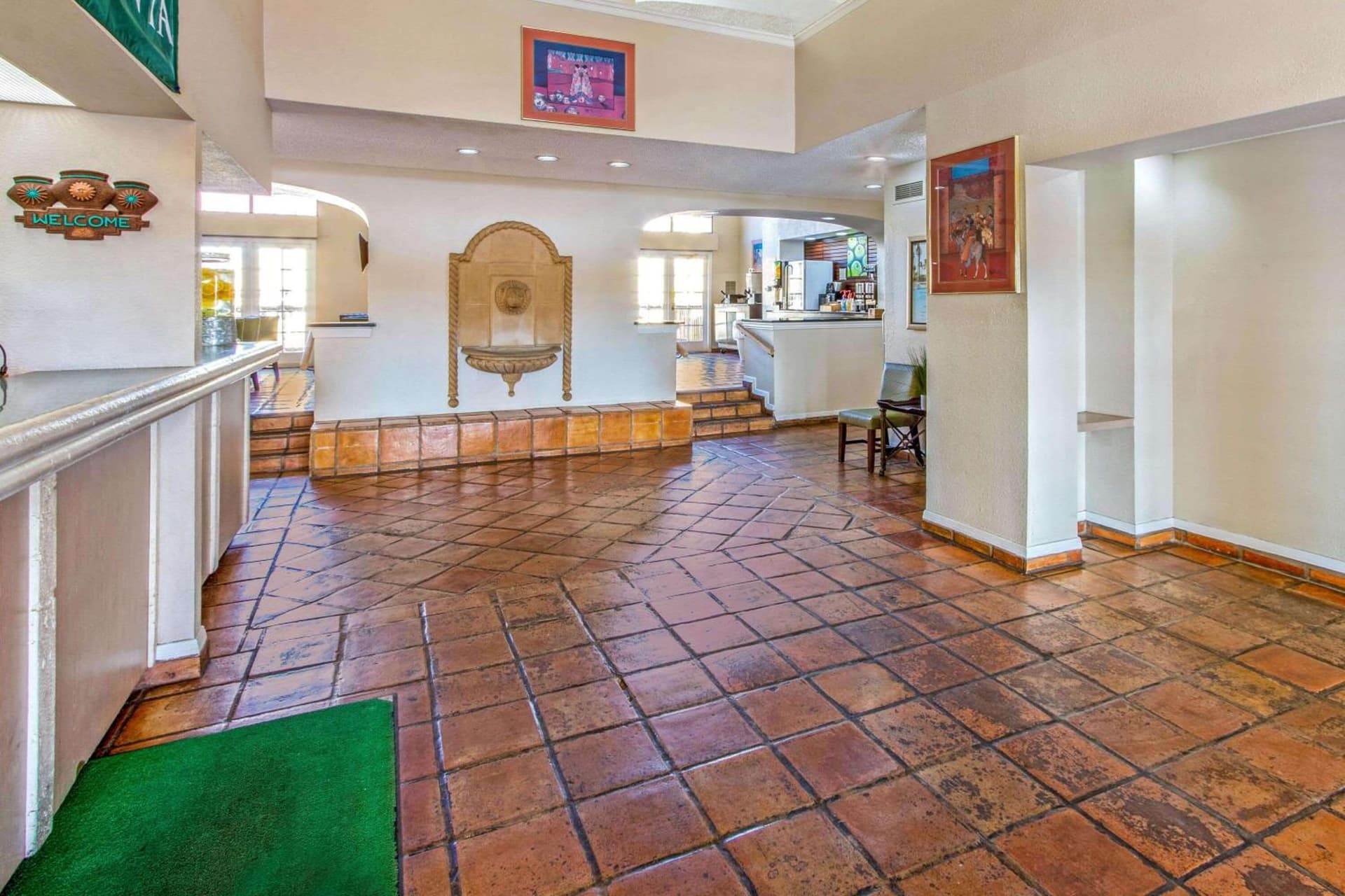 La Quinta Inn by Wyndham Las Cruces Mesilla Valley interior in Las Cruces, NM — gallery photo 2