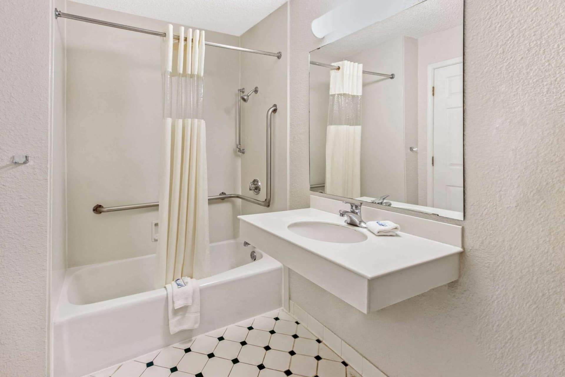La Quinta Inn by Wyndham Las Cruces Mesilla Valley gallery photo in Las Cruces, NM — image 17