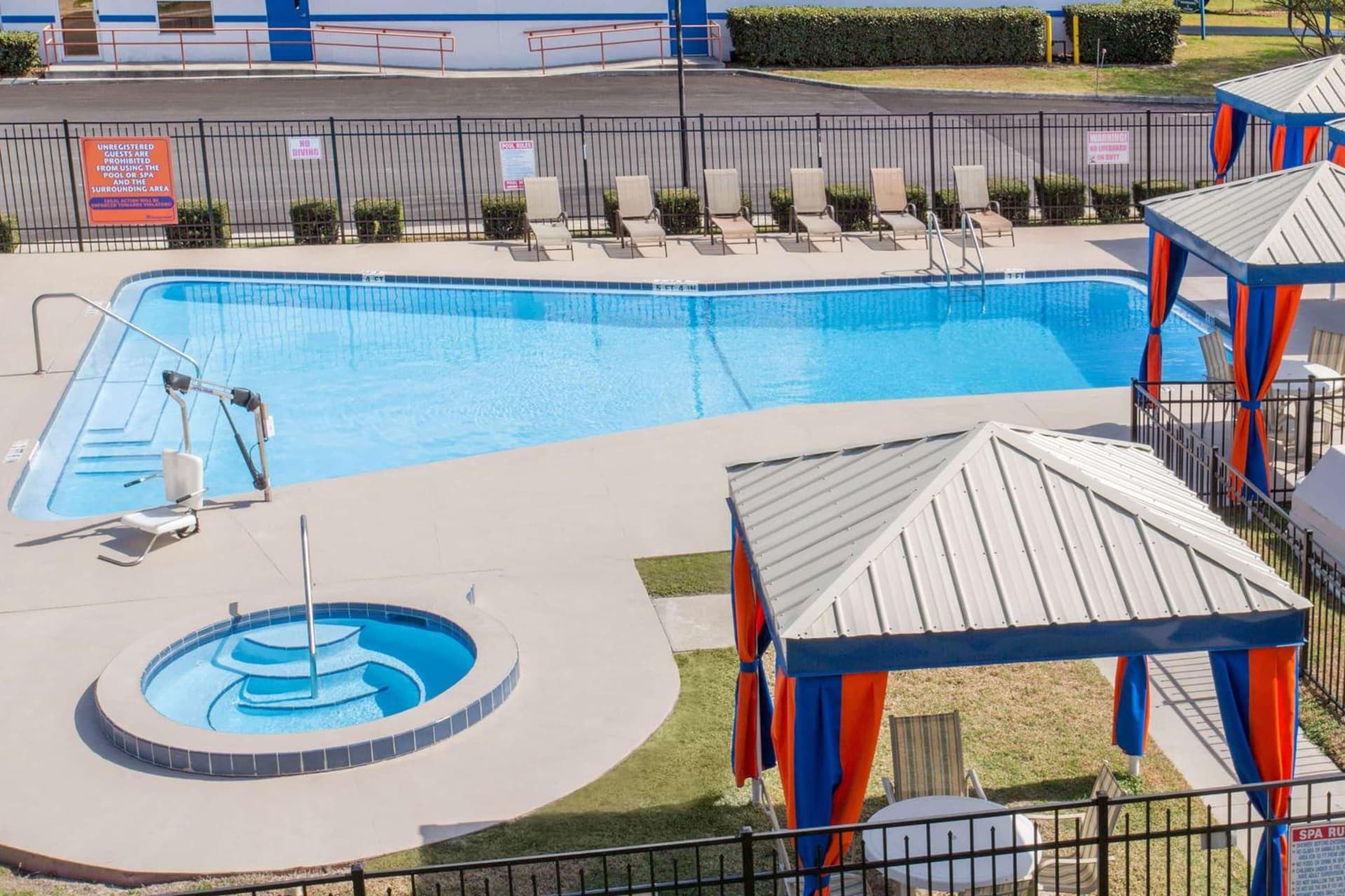 Howard Johnson by Wyndham Ocala FL I-75 interior in Ocala, FL — gallery photo 2