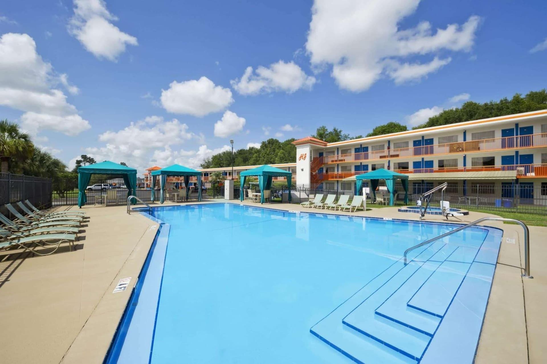 Howard Johnson by Wyndham Ocala FL I-75 gallery photo in Ocala, FL — image 11