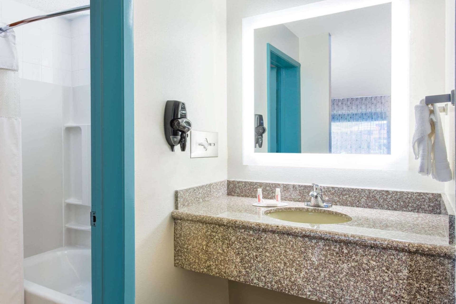 Howard Johnson by Wyndham Ocala FL I-75 gallery photo in Ocala, FL — image 12