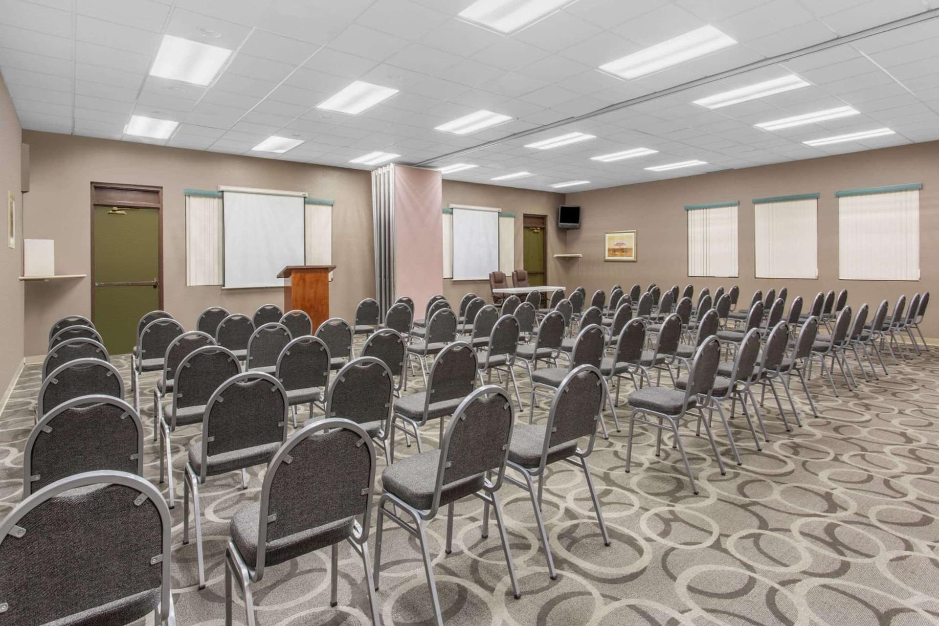 Howard Johnson by Wyndham Ocala FL I-75 gallery photo in Ocala, FL — image 36