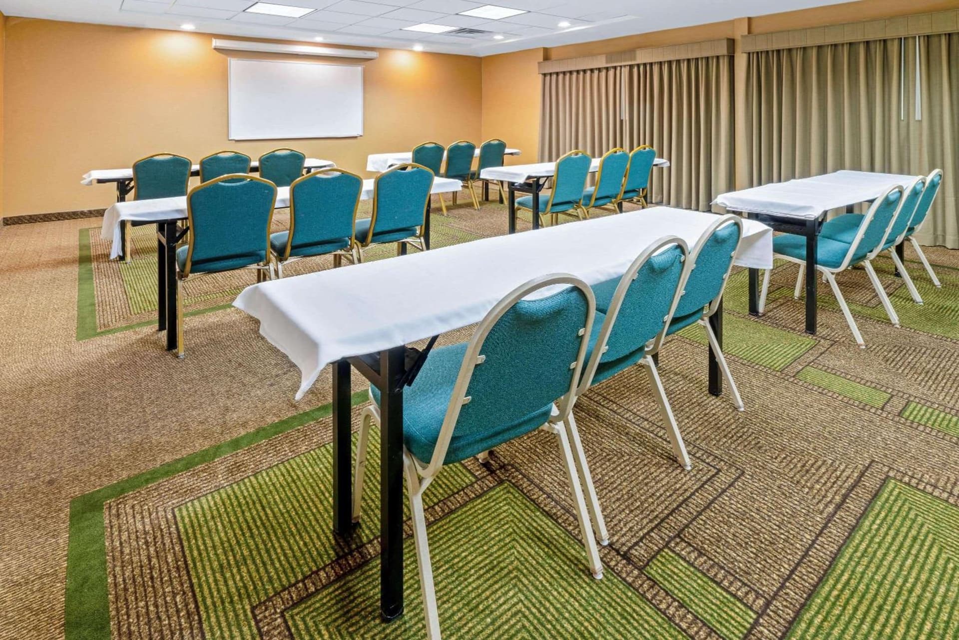 La Quinta by Wyndham Salt Lake City Airport gallery photo in Salt Lake City, UT — image 23