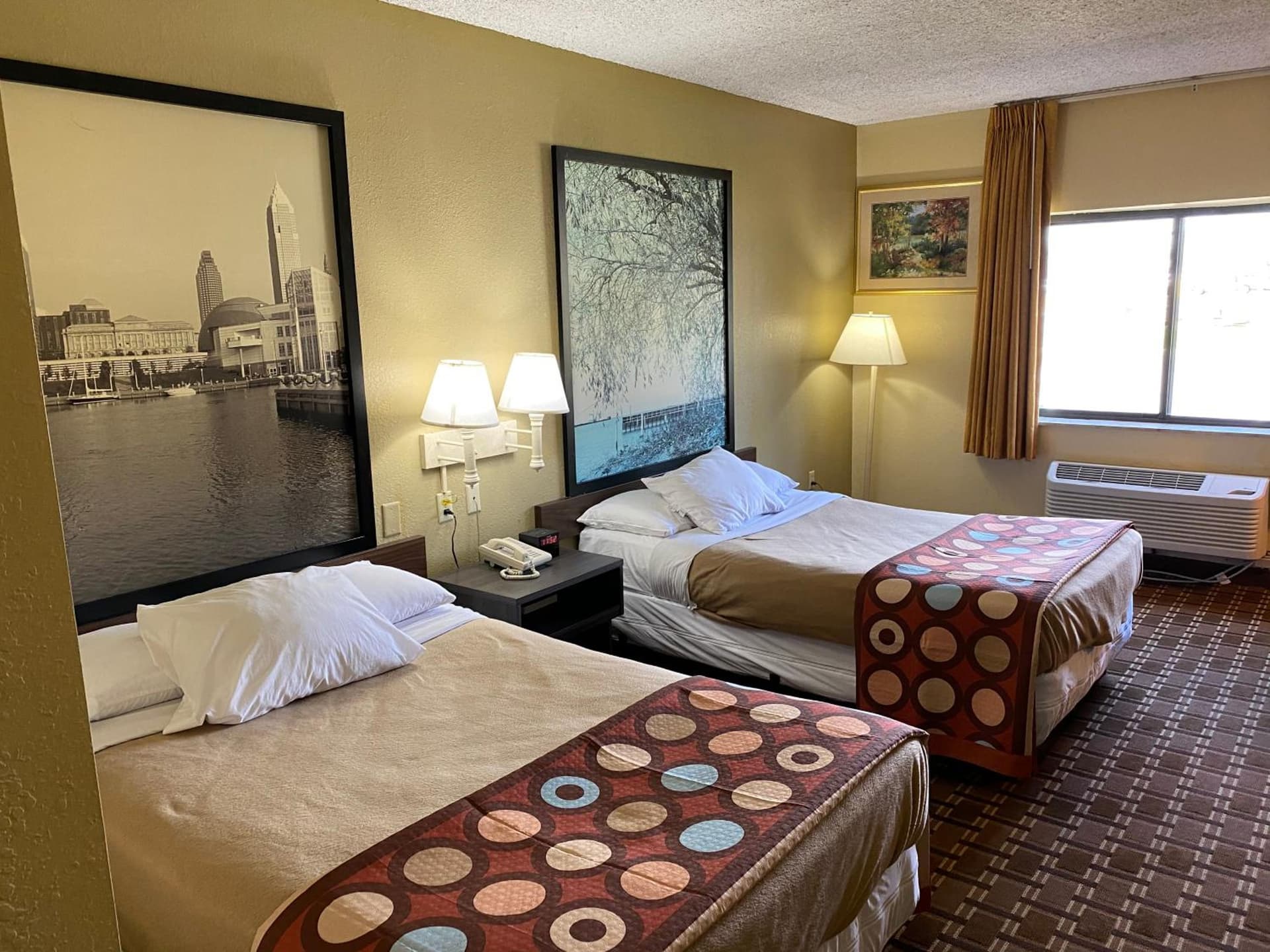 Super 8 by Wyndham Port Clinton gallery photo in Port Clinton, OH — image 12