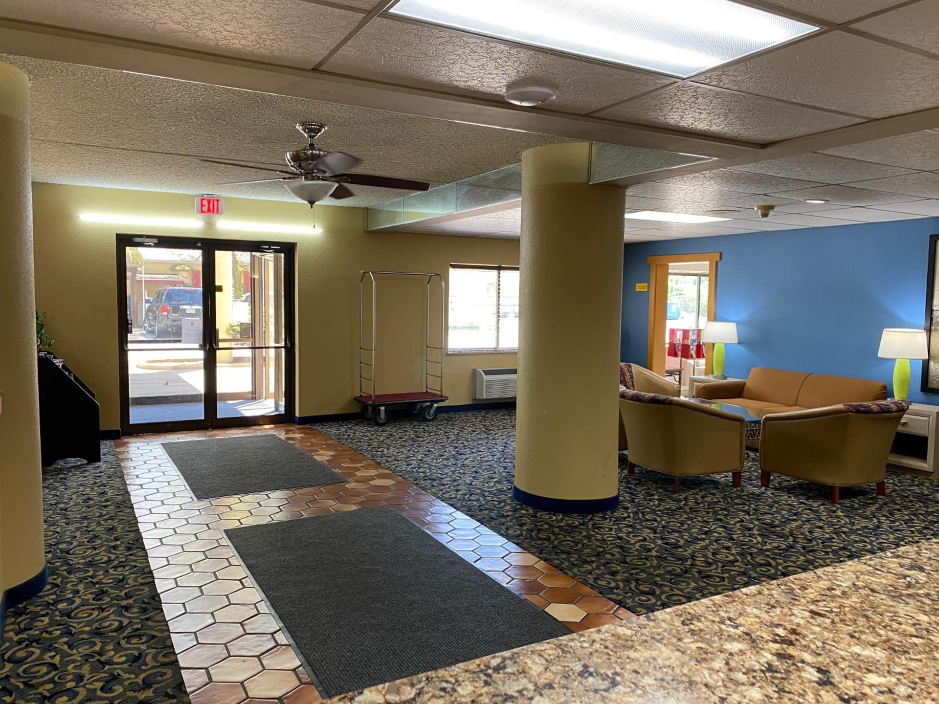 Super 8 by Wyndham Port Clinton gallery photo in Port Clinton, OH — image 17