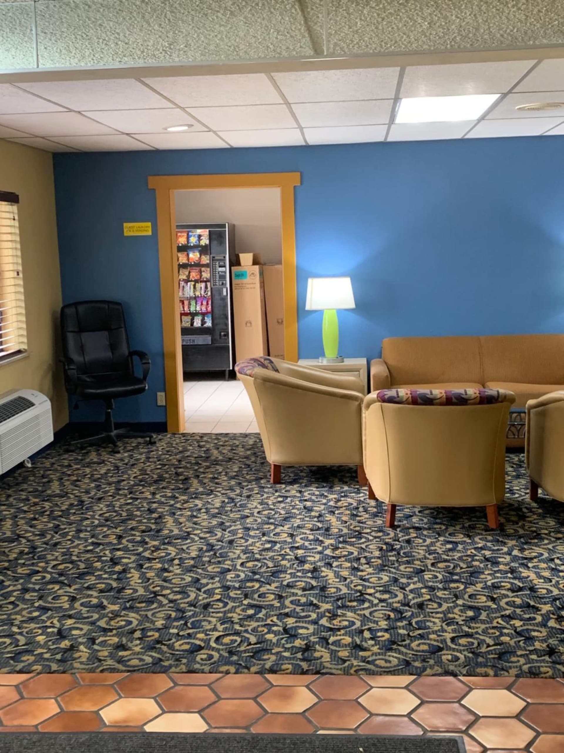 Super 8 by Wyndham Port Clinton gallery photo in Port Clinton, OH — image 22
