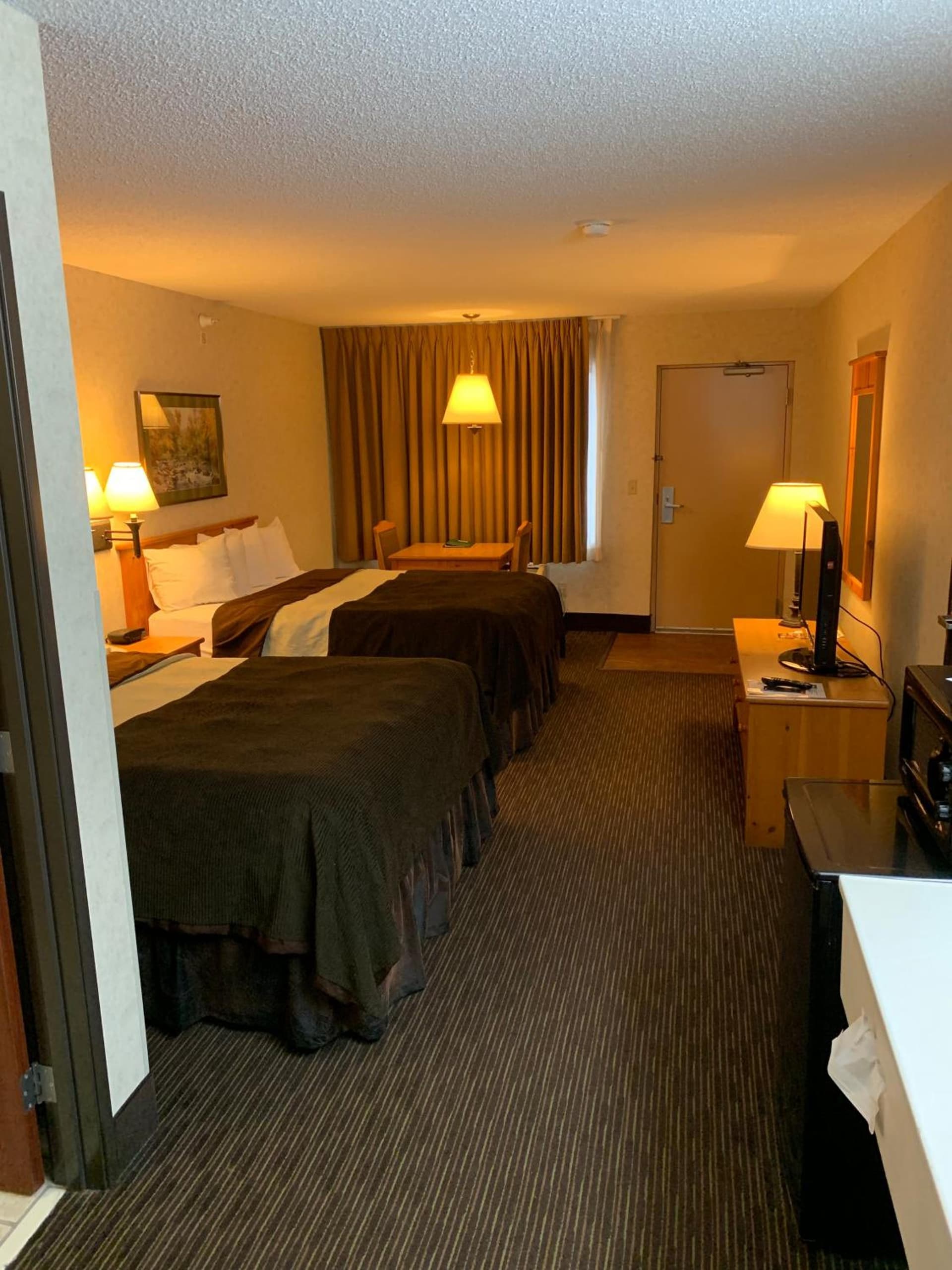 Kelly Inn and Suites Mitchell interior in Mitchell, SD — gallery photo 2