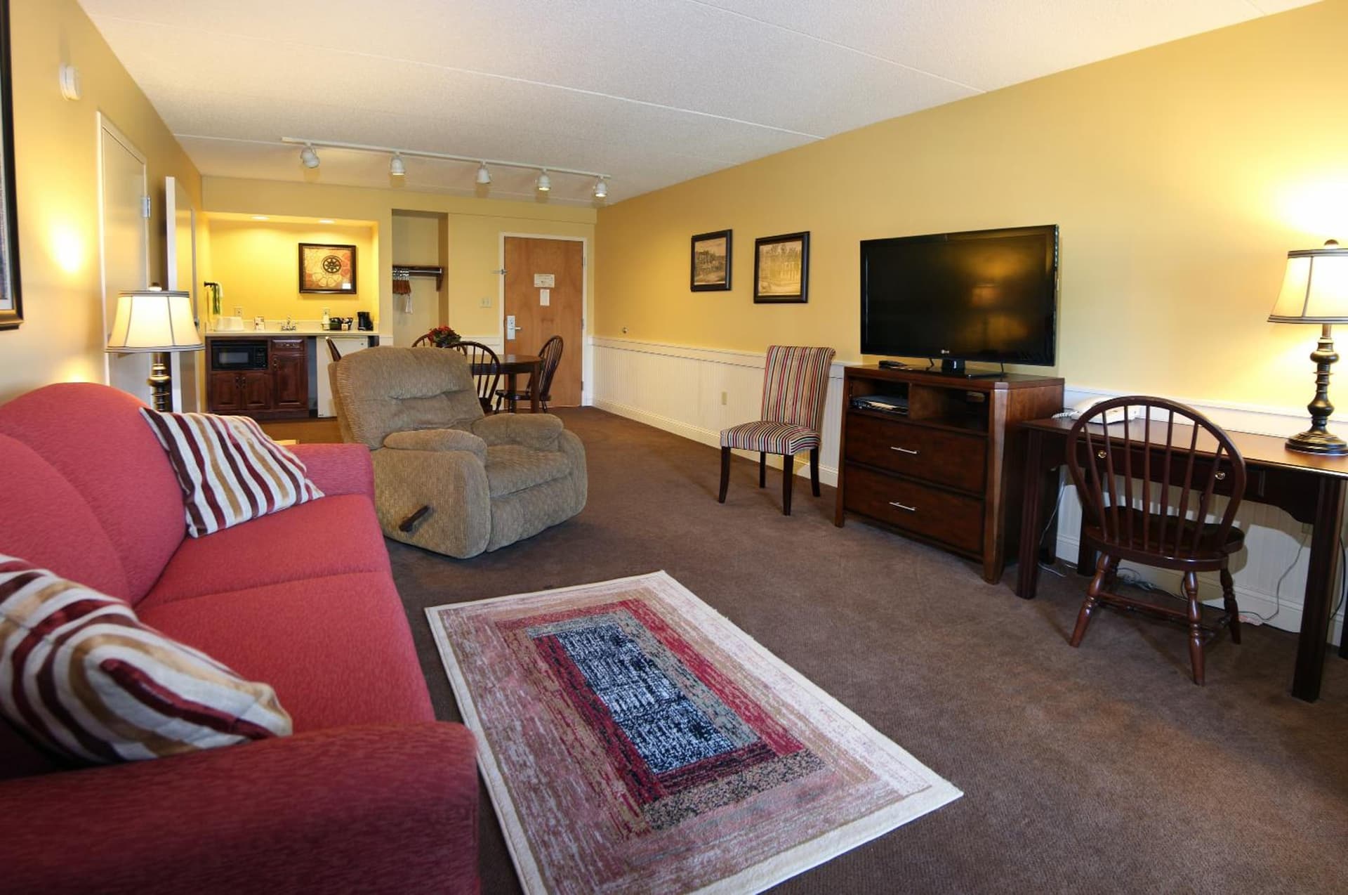 Bird-in-Hand Family Inn gallery photo in Bird in Hand, PA — image 19