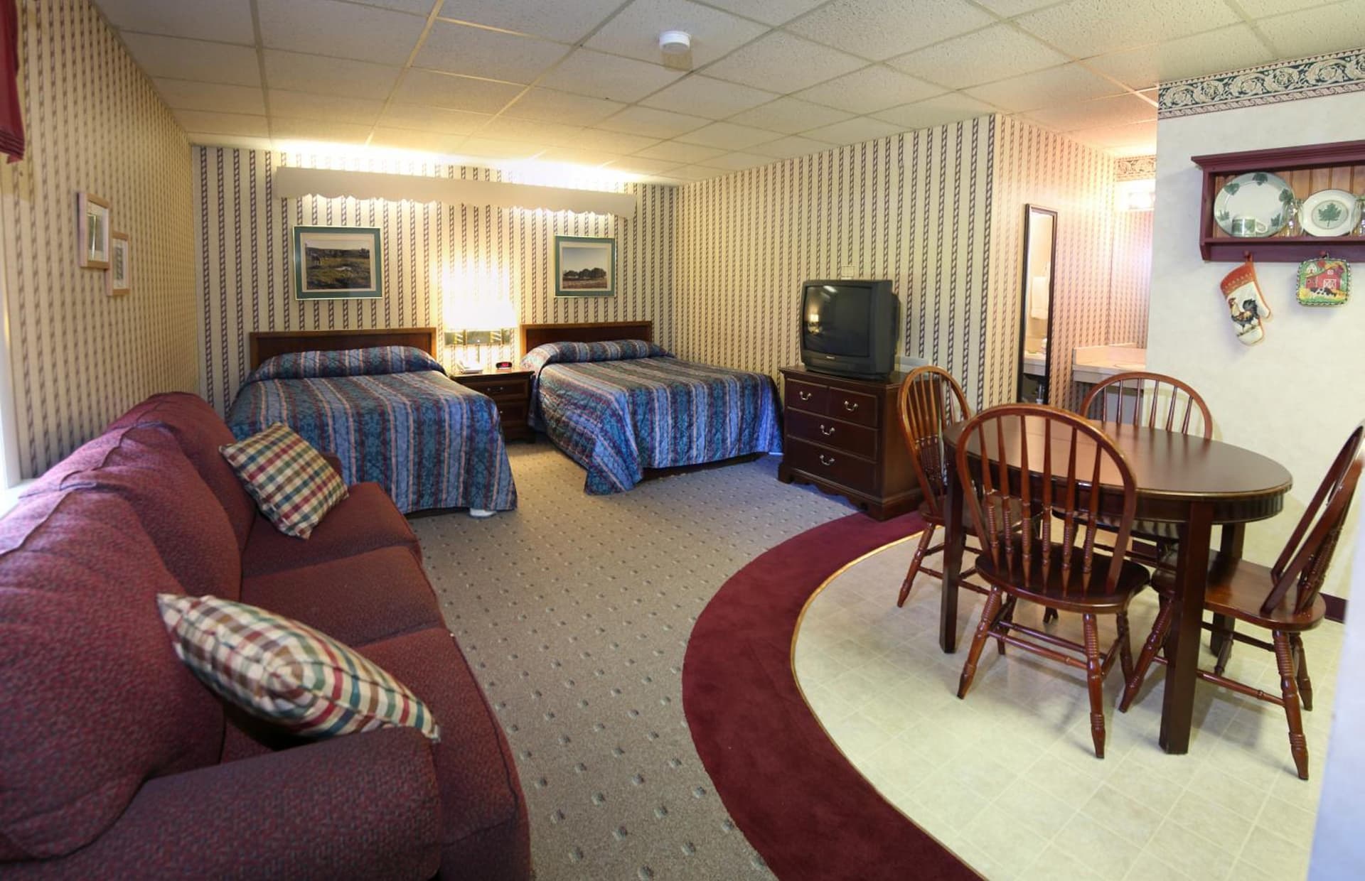 Bird-in-Hand Family Inn gallery photo in Bird in Hand, PA — image 5