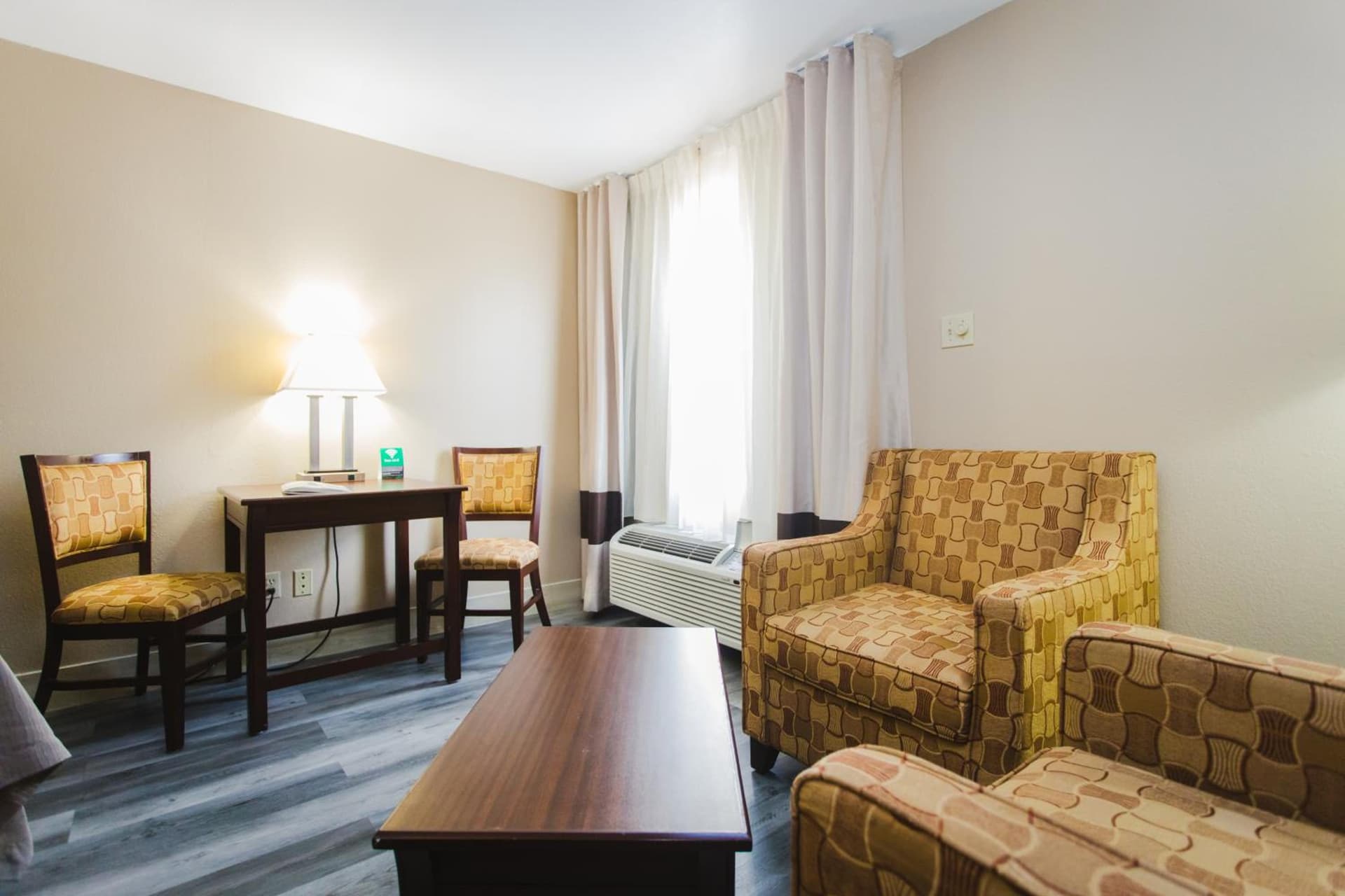 Days Inn by Wyndham Rosenberg gallery photo in Rosenberg, TX — image 6