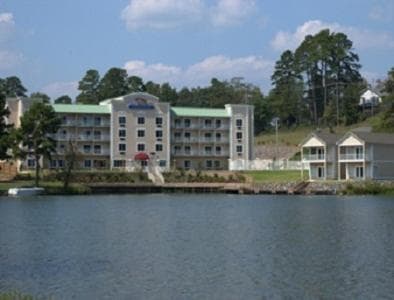 Baymont on the lake by Wyndham Hot Springs property views in Hot Springs, AR — gallery photo 3