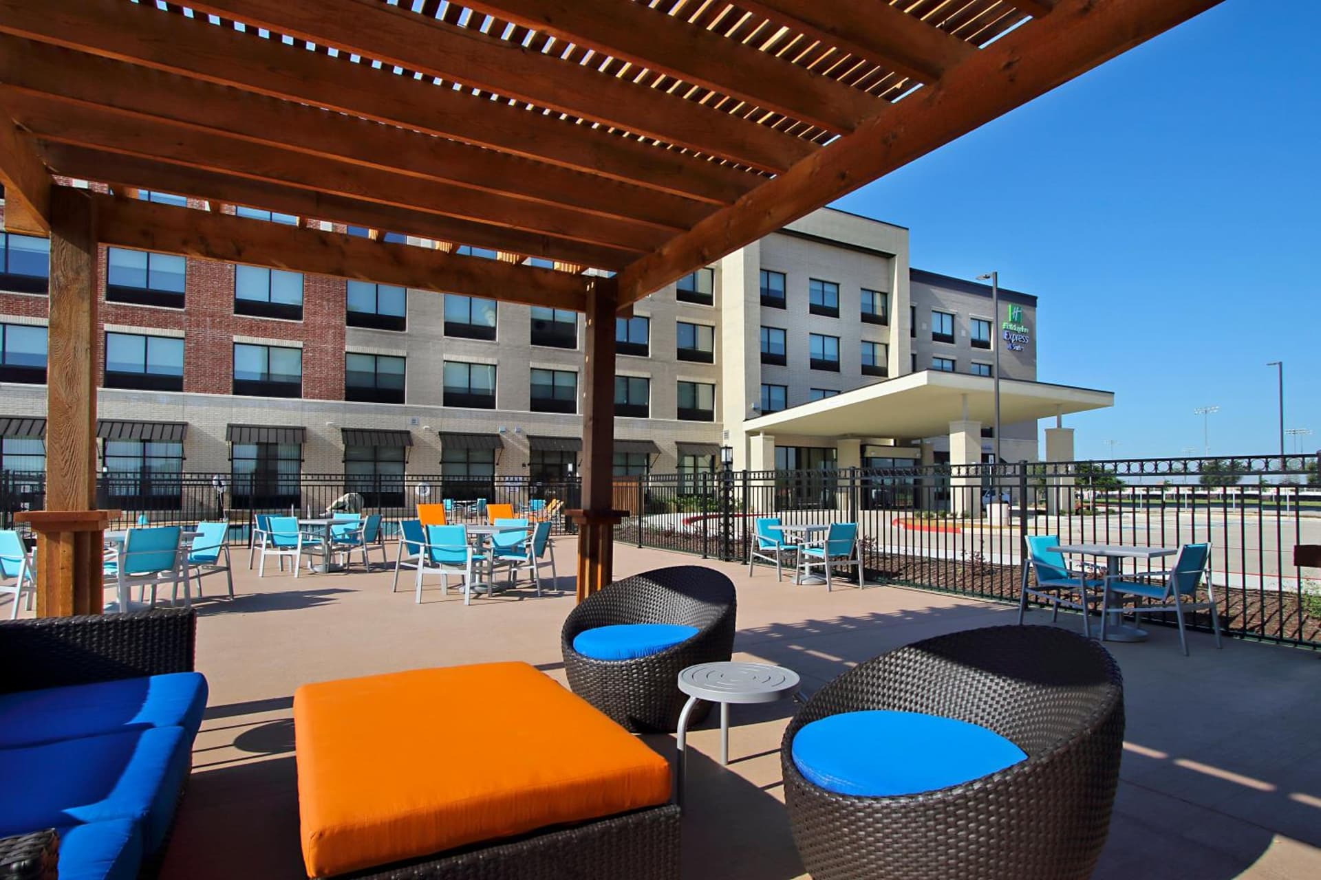 Holiday Inn Express & Suites Dallas Frisco NW Toyota Stdm by IHG gallery photo in Frisco, TX — image 10
