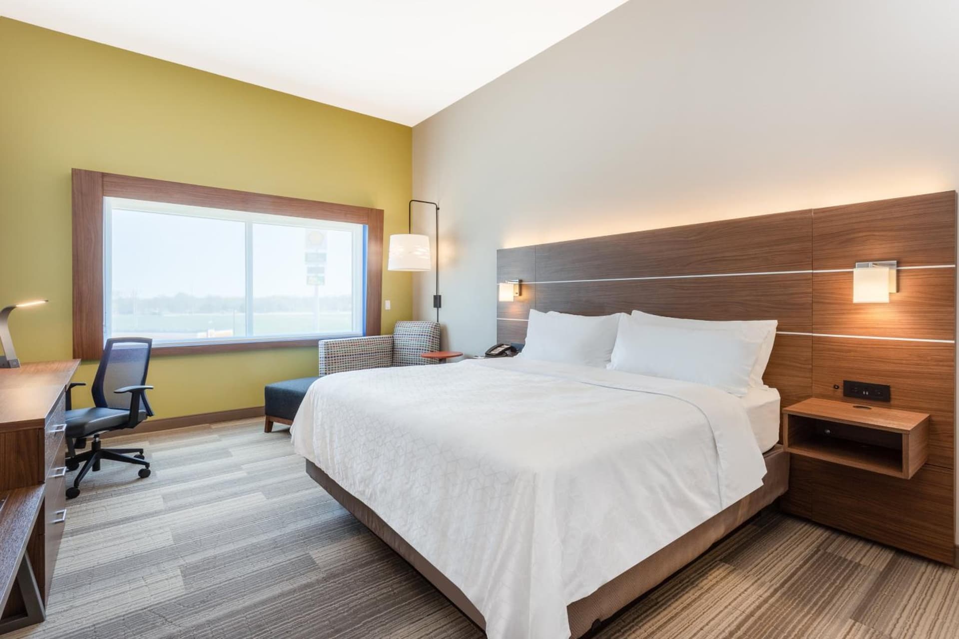 Holiday Inn Express & Suites - Springfield North by IHG gallery photo in Springfield, MO — image 31