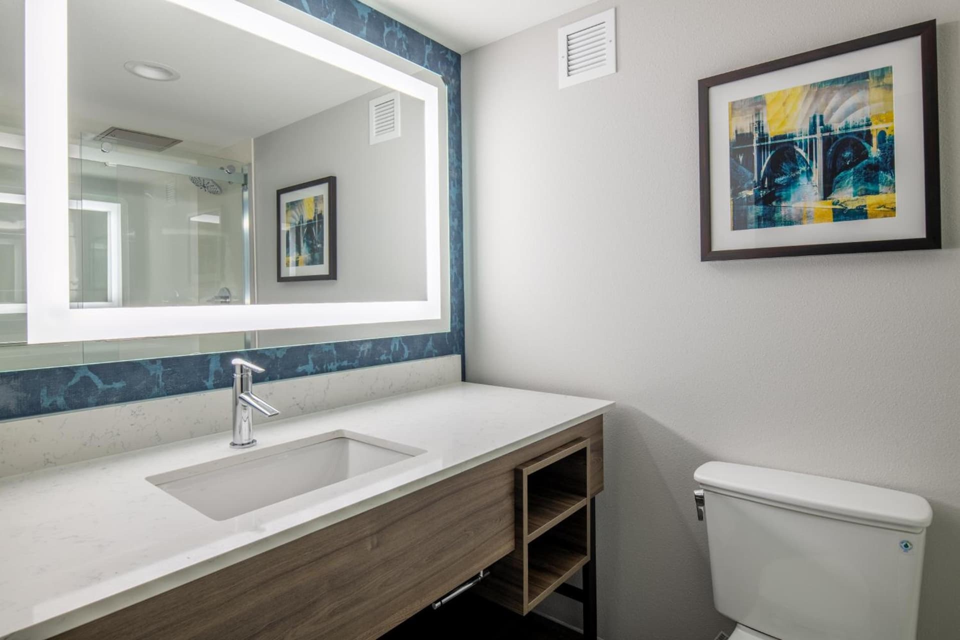 La Quinta Inn & Suites by Wyndham Spokane Downtown gallery photo in Spokane, WA — image 7