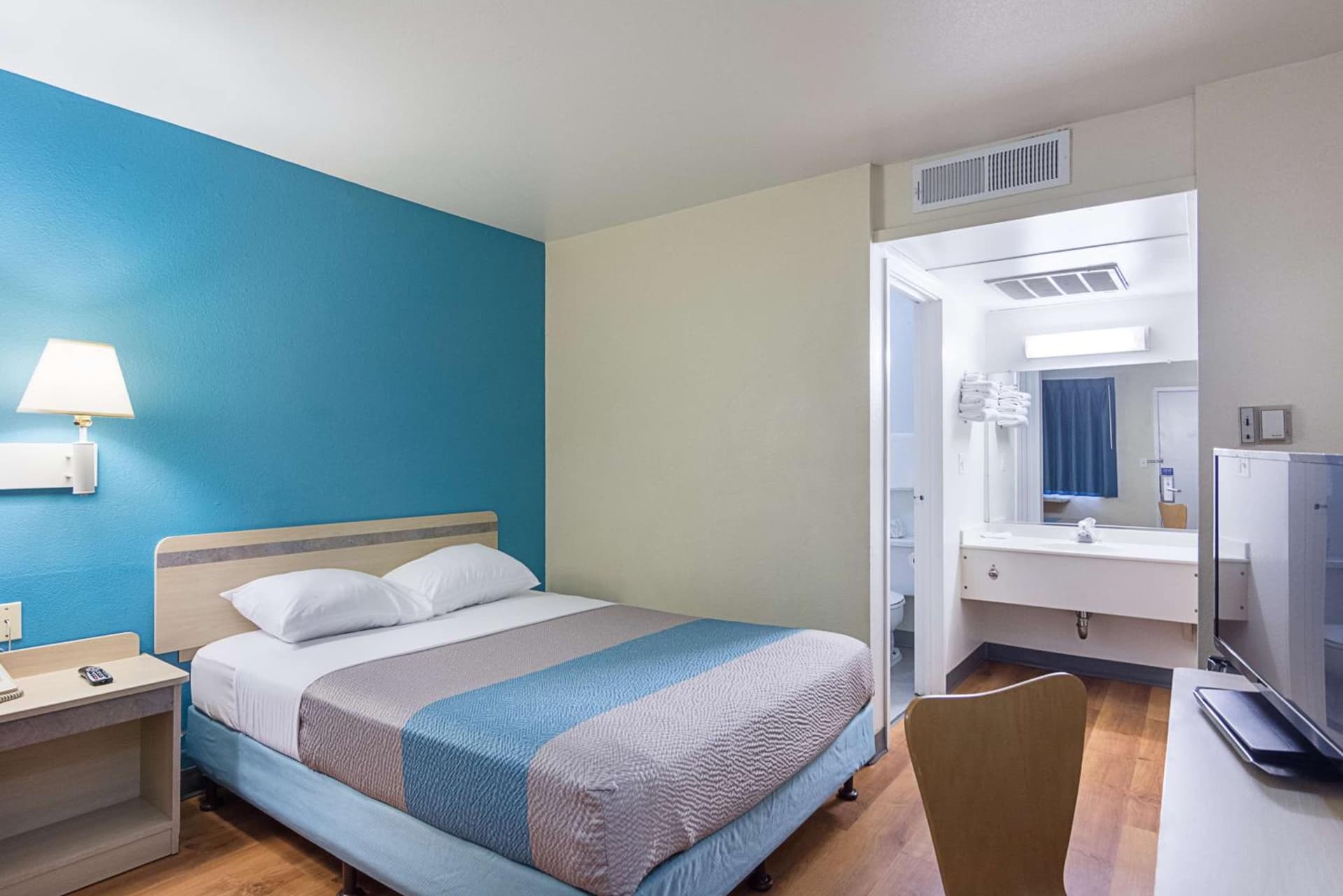 Motel 6 Fredericksburg, Va - North gallery photo in Fredericksburg, VA — image 4