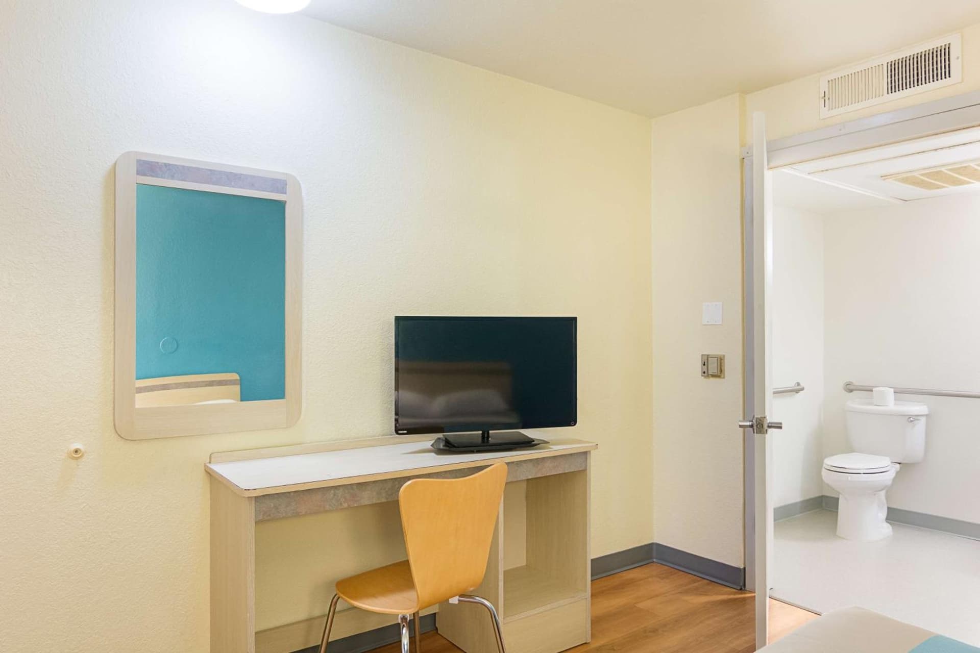 Motel 6 Fredericksburg, Va - North gallery photo in Fredericksburg, VA — image 30