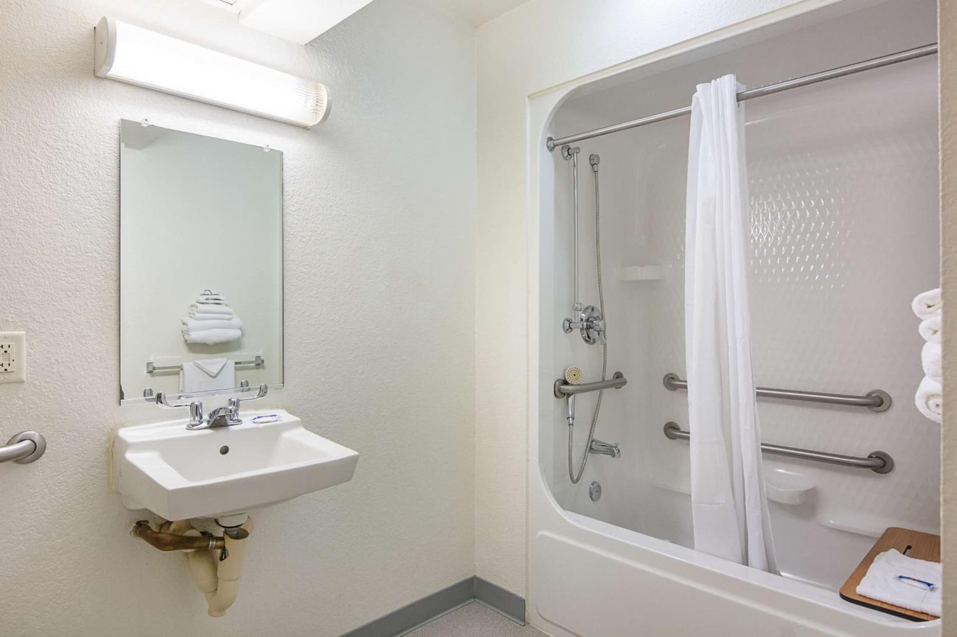 Motel 6 Fredericksburg, Va - North gallery photo in Fredericksburg, VA — image 14