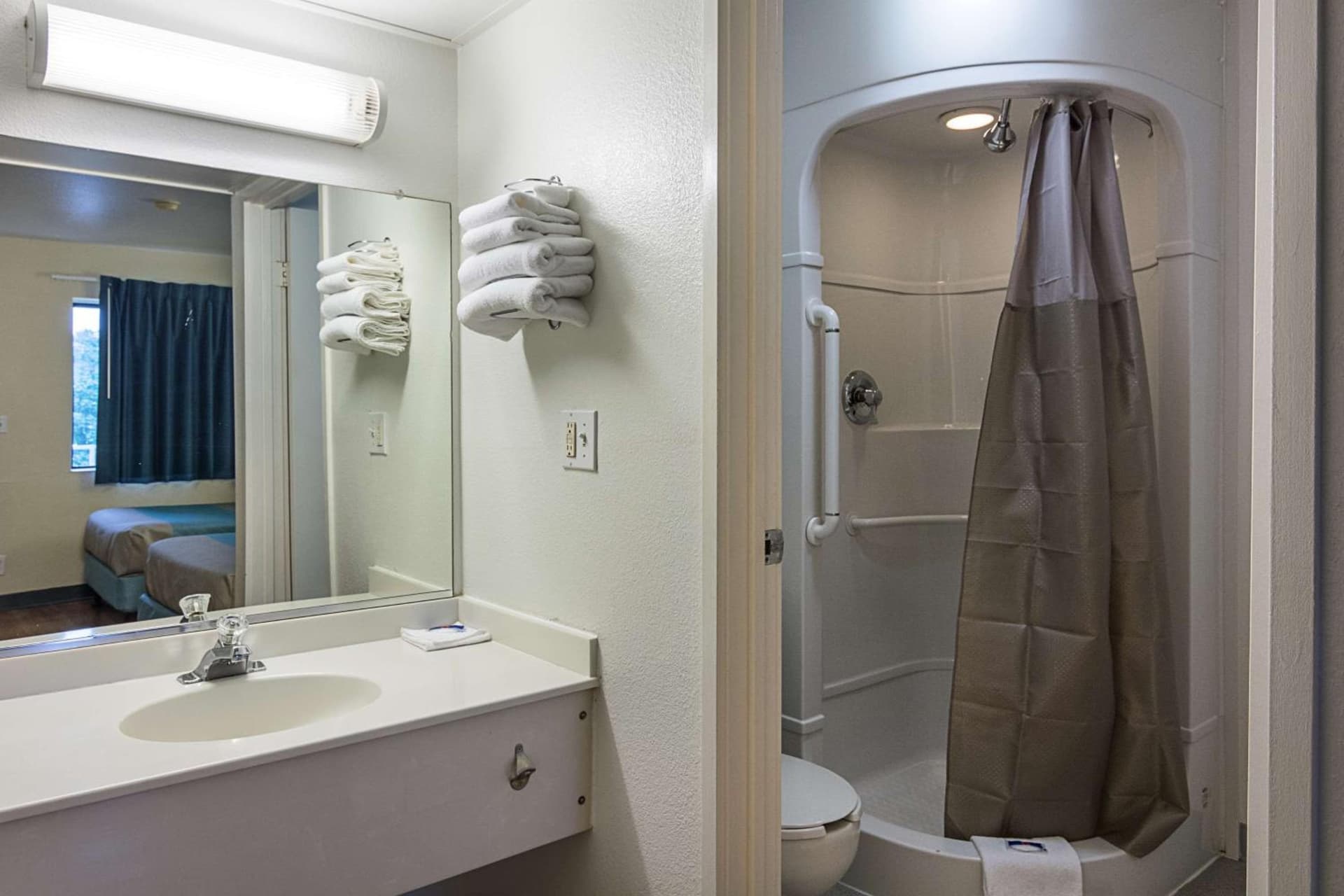 Motel 6 Fredericksburg, Va - North gallery photo in Fredericksburg, VA — image 20