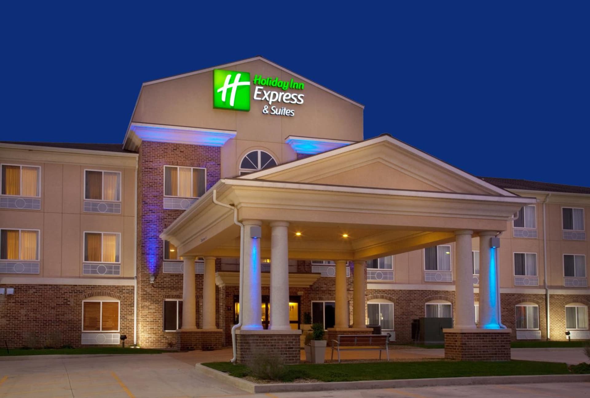 Holiday Inn Express & Suites Jacksonville by IHG featured exterior or lobby in South Jacksonville, IL — similar hotel
