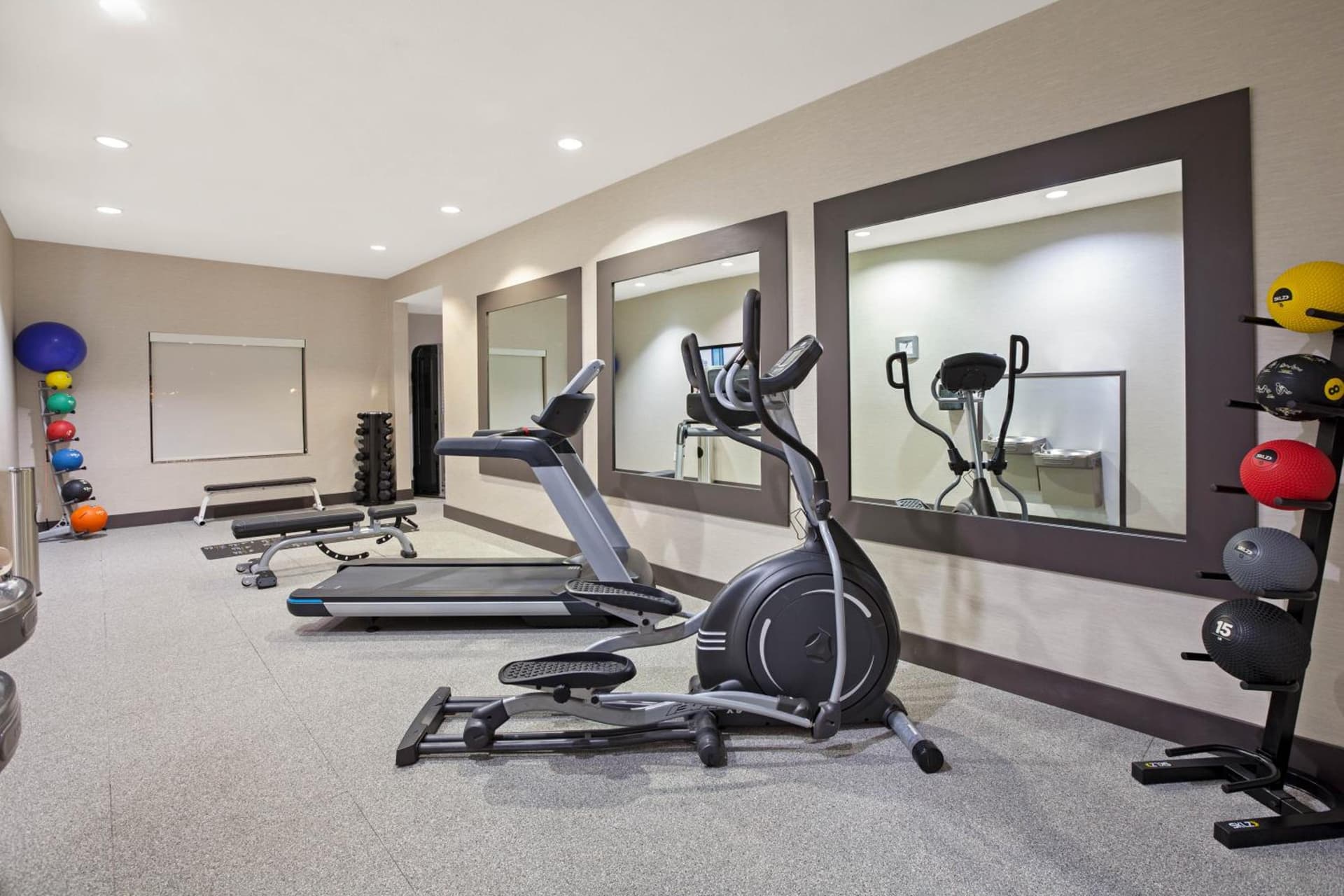 La Quinta Inn & Suites By Wyndham Houston Pasadena North gallery photo in Pasadena, TX — image 10