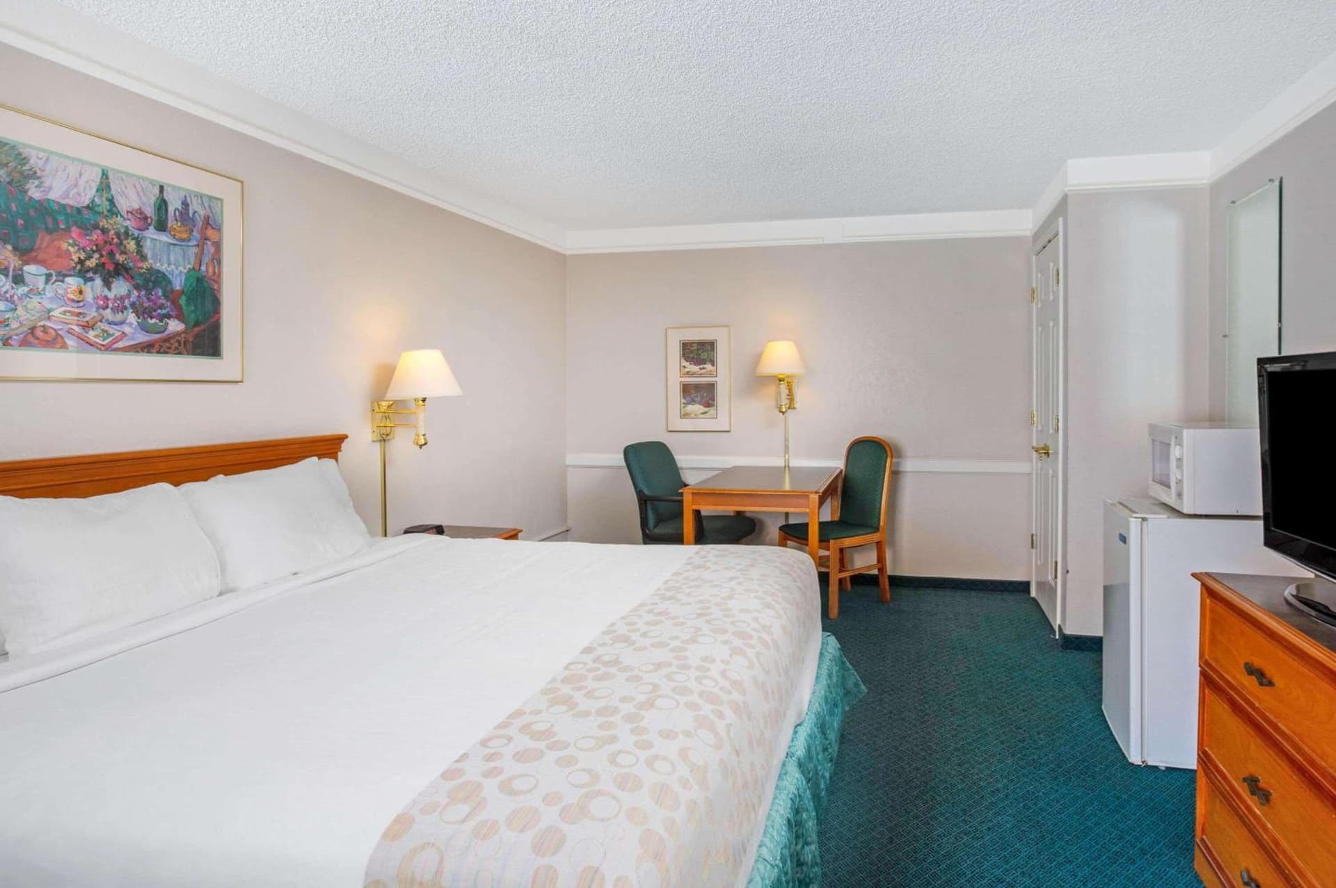 Days Inn by Wyndham Reno gallery photo in Reno, NV — image 4
