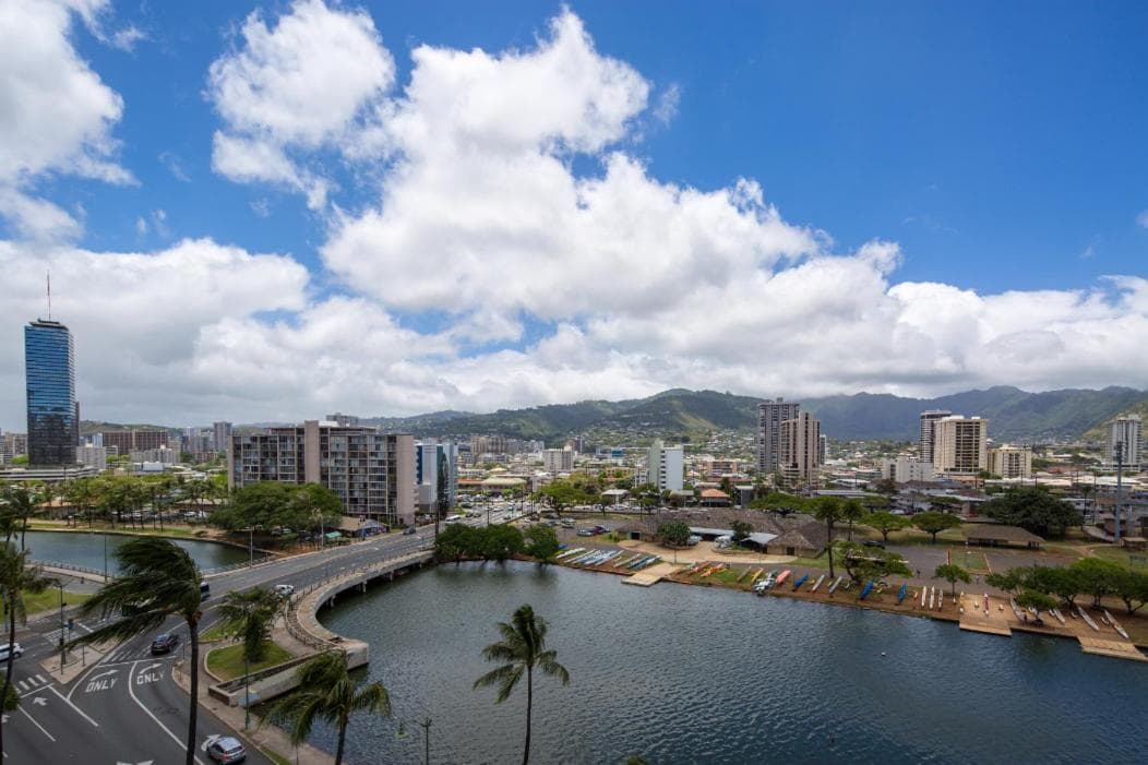 Modern Waikiki Sleek Studio interior in Honolulu, HI — gallery photo 2