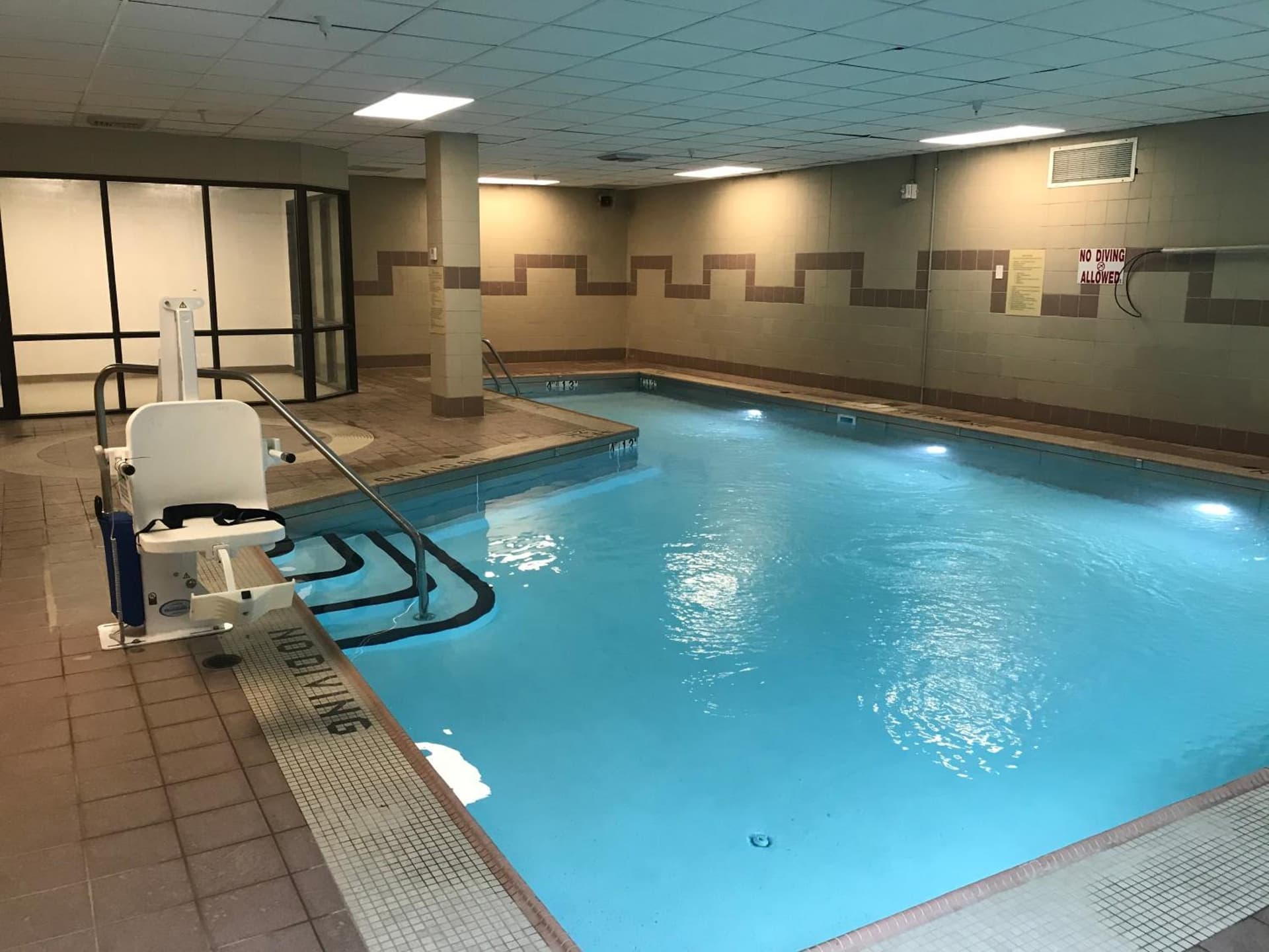 Ariel Broadway Hotel gallery photo in Lorain, OH — image 13