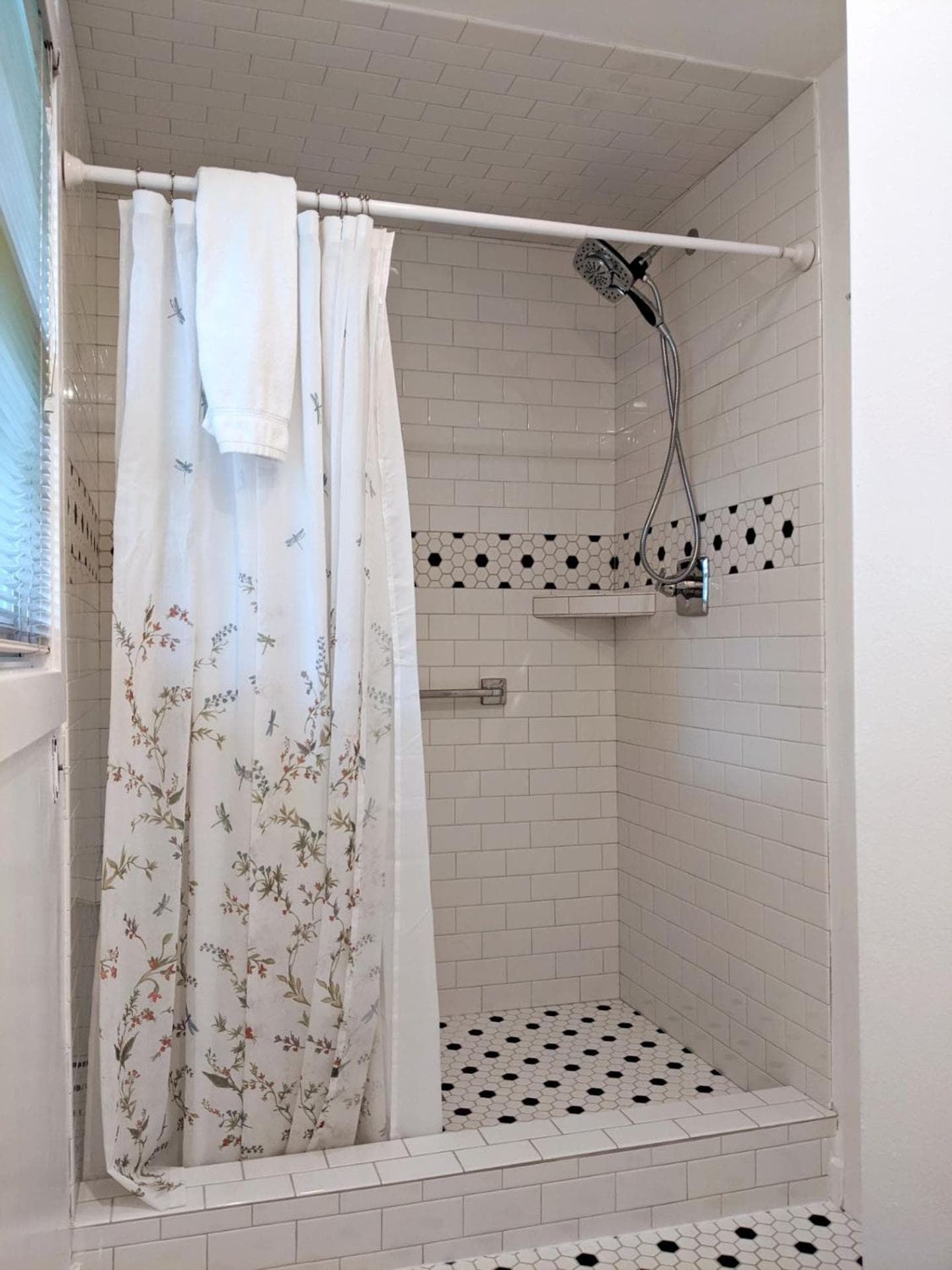 Cedar Court Inn interior in Fish Creek — gallery photo 2