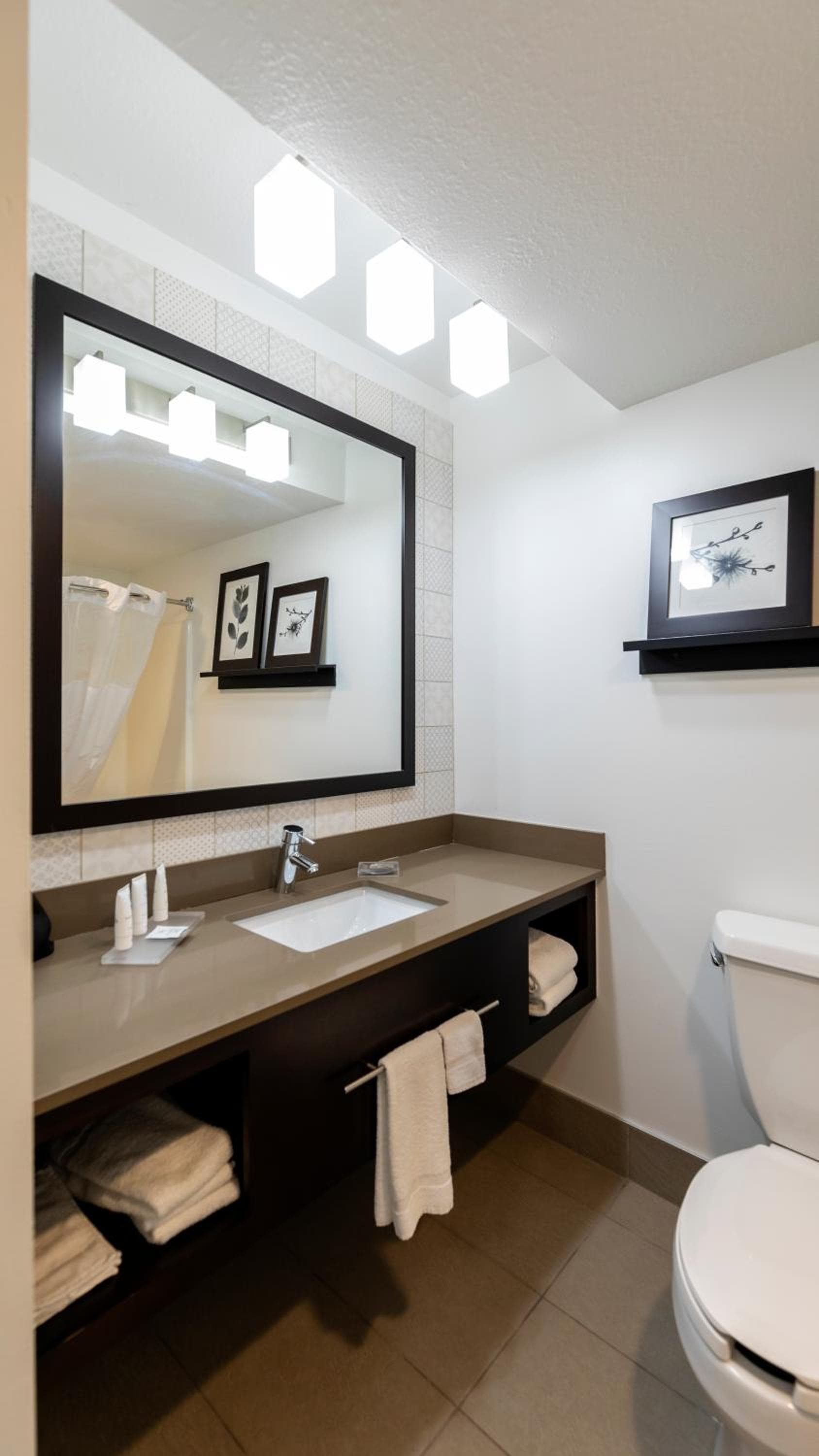 Country Inn & Suites by Radisson, Appleton Airport - Fox River Mall Area gallery photo in Appleton, WI — image 24