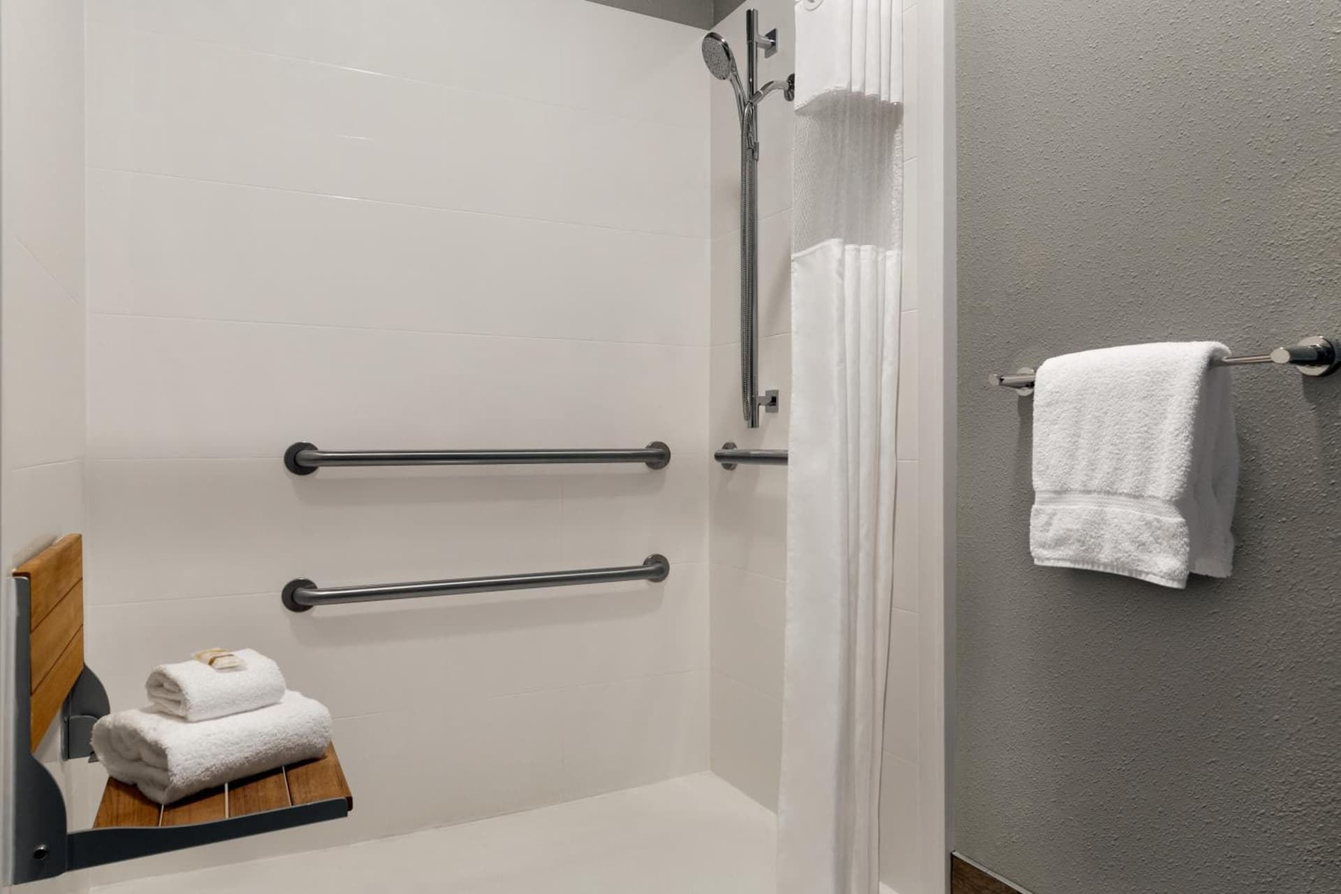 La Quinta by Wyndham Salem OR property views in Salem, OR — gallery photo 3