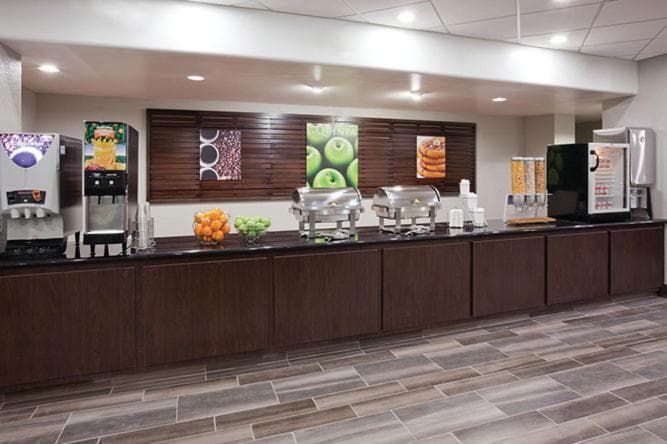 La Quinta Inn & Suites by Wyndham Clifton Park Saratoga Area 1749 Route 9 interior in Clifton Park, NY — gallery photo 2