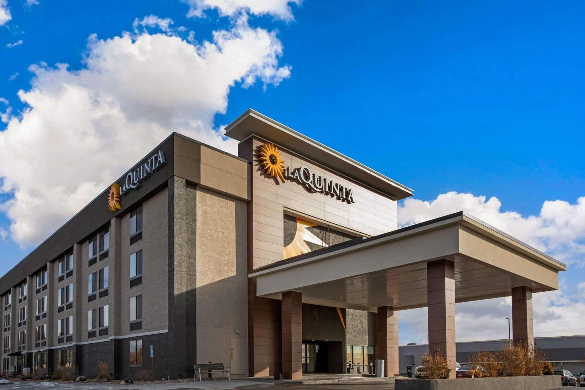 La Quinta Inn & Suites by Wyndham Denver Aurora Medical interior in Aurora, CO — gallery photo 2