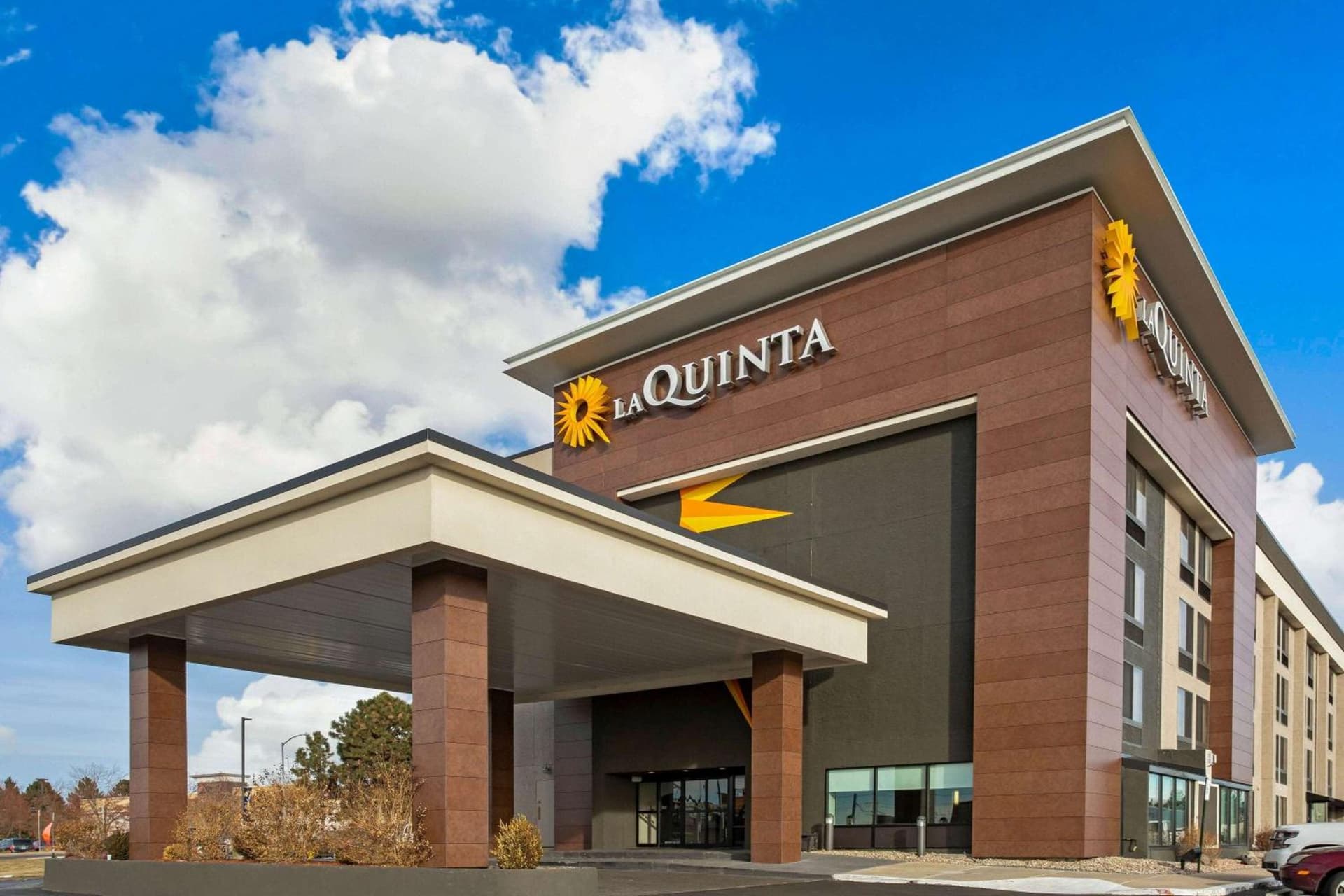 La Quinta Inn & Suites by Wyndham Denver Aurora Medical featured exterior or lobby in Aurora, CO — similar hotel