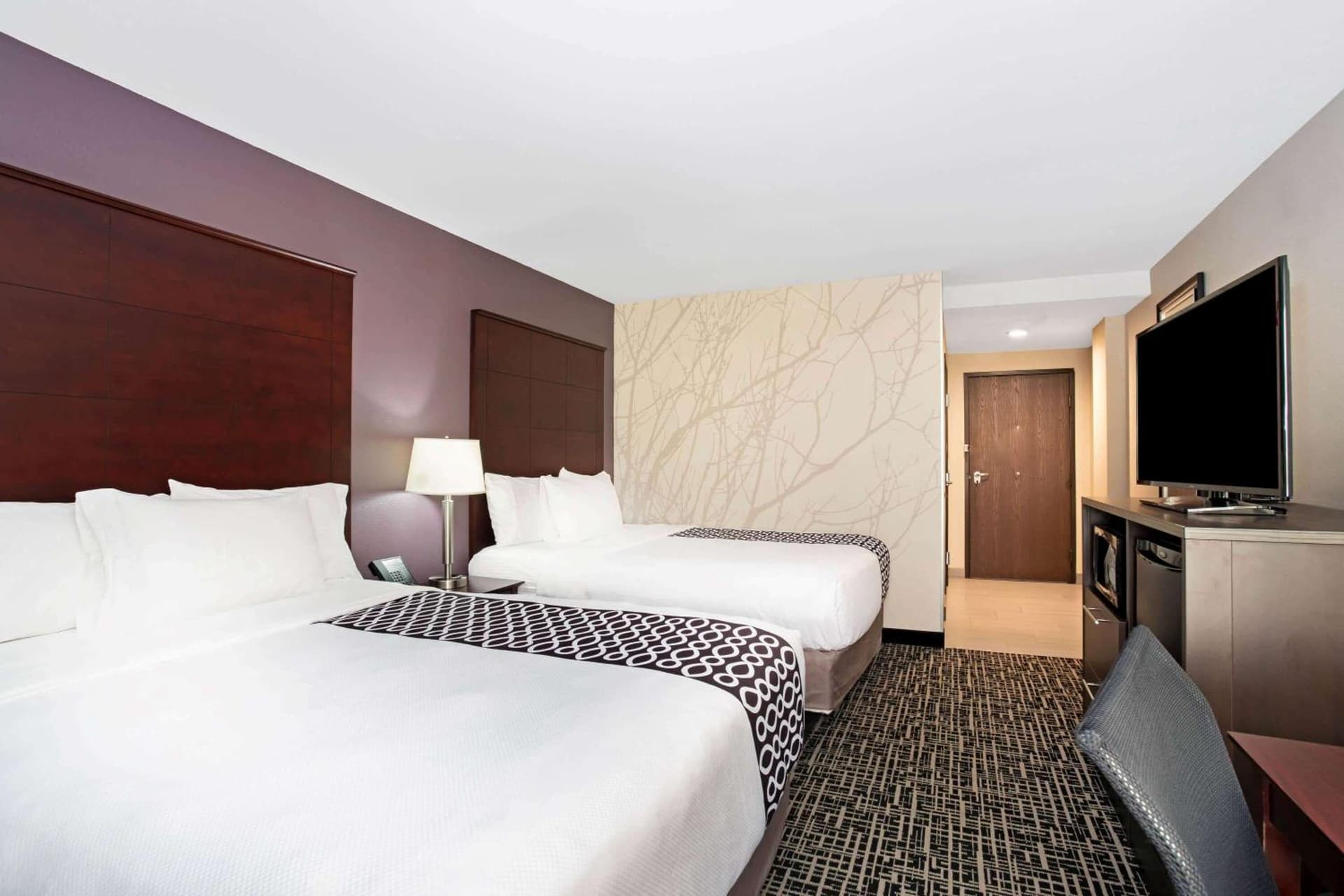 La Quinta Inn & Suites by Wyndham Denver Aurora Medical property views in Aurora, CO — gallery photo 3