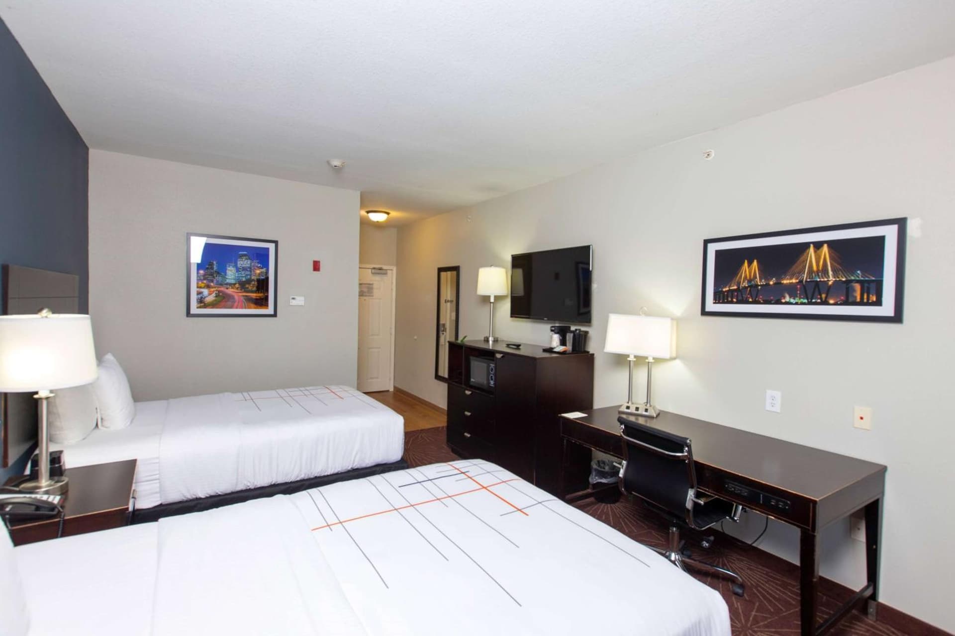 La Quinta by Wyndham Houston East at Normandy interior in Houston, TX — gallery photo 2